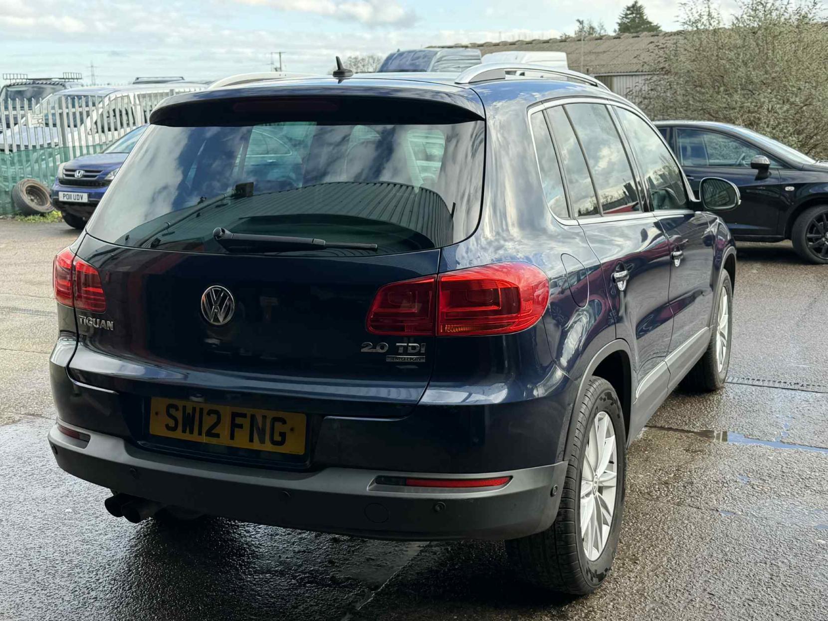 Volkswagen Tiguan 2.0 TDI BlueMotion Tech SE SUV 5dr Diesel Manual 4WD Euro 5 (s/s) (140 ps)