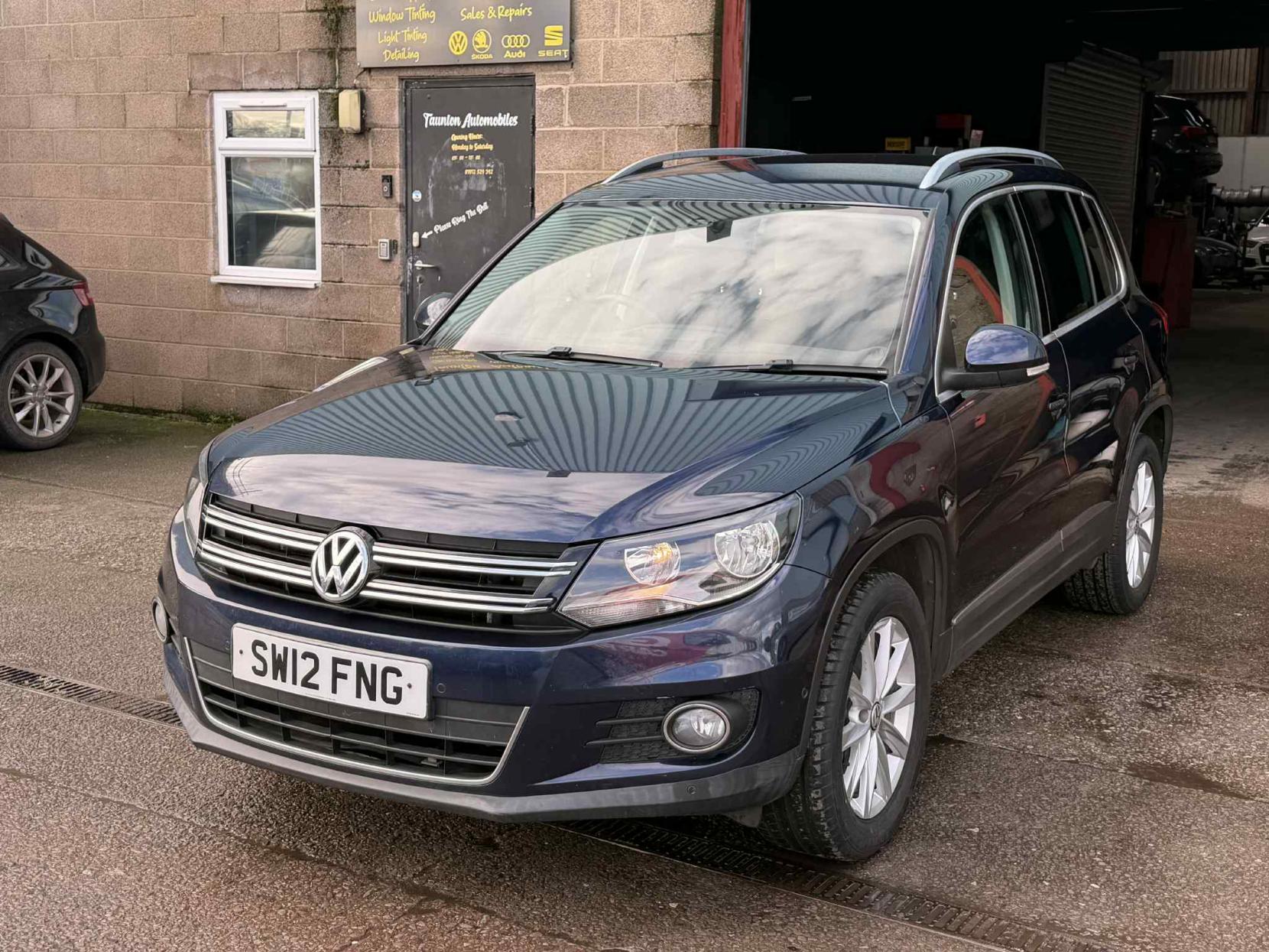 Volkswagen Tiguan 2.0 TDI BlueMotion Tech SE SUV 5dr Diesel Manual 4WD Euro 5 (s/s) (140 ps)