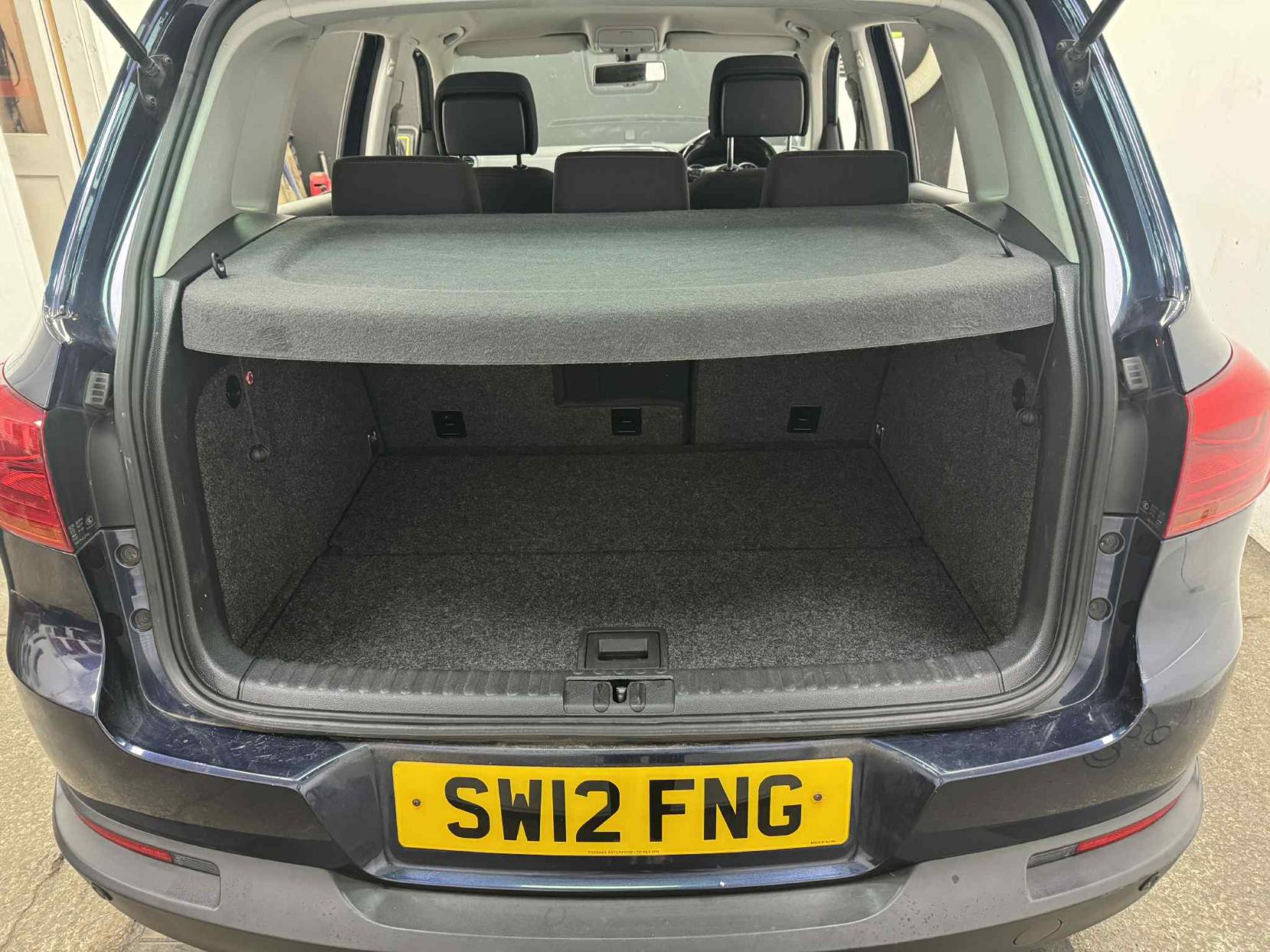 Volkswagen Tiguan 2.0 TDI BlueMotion Tech SE SUV 5dr Diesel Manual 4WD Euro 5 (s/s) (140 ps)