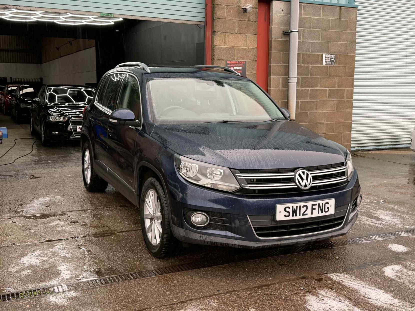 Volkswagen Tiguan 2.0 TDI BlueMotion Tech SE SUV 5dr Diesel Manual 4WD Euro 5 (s/s) (140 ps)