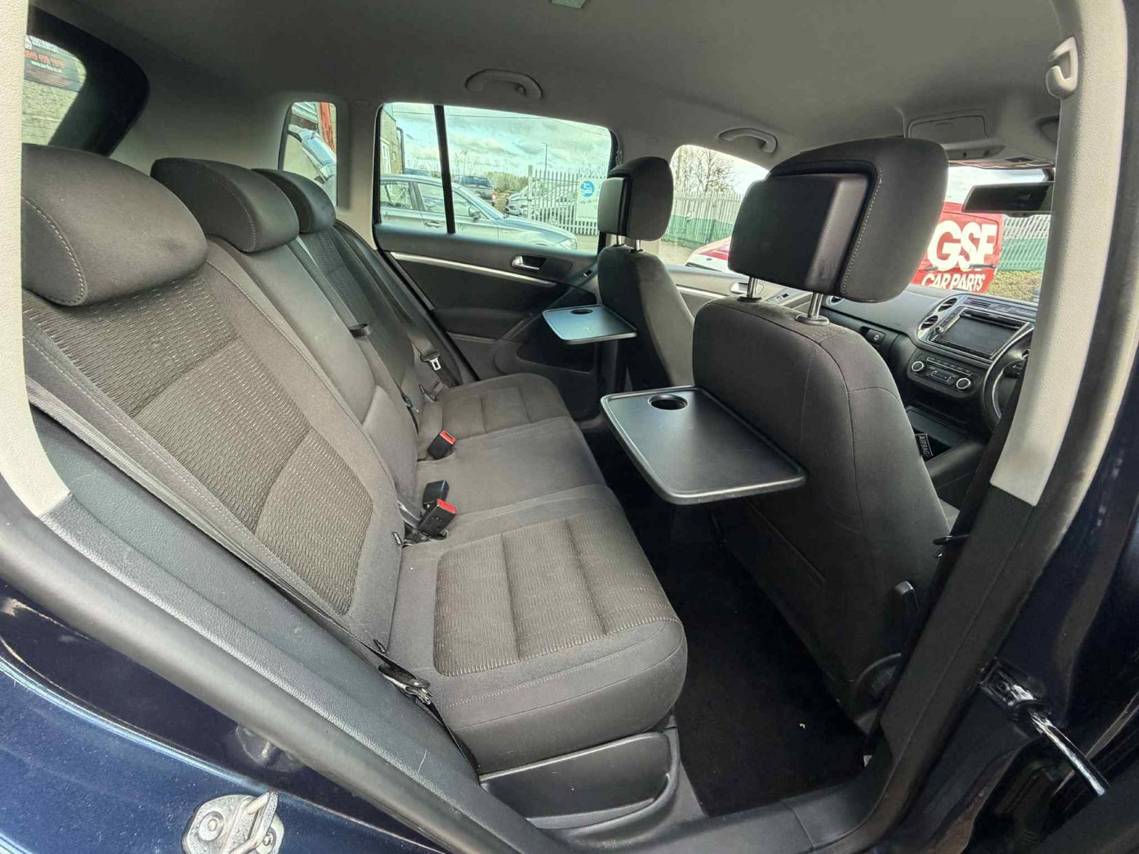 Volkswagen Tiguan 2.0 TDI BlueMotion Tech SE SUV 5dr Diesel Manual 4WD Euro 5 (s/s) (140 ps)