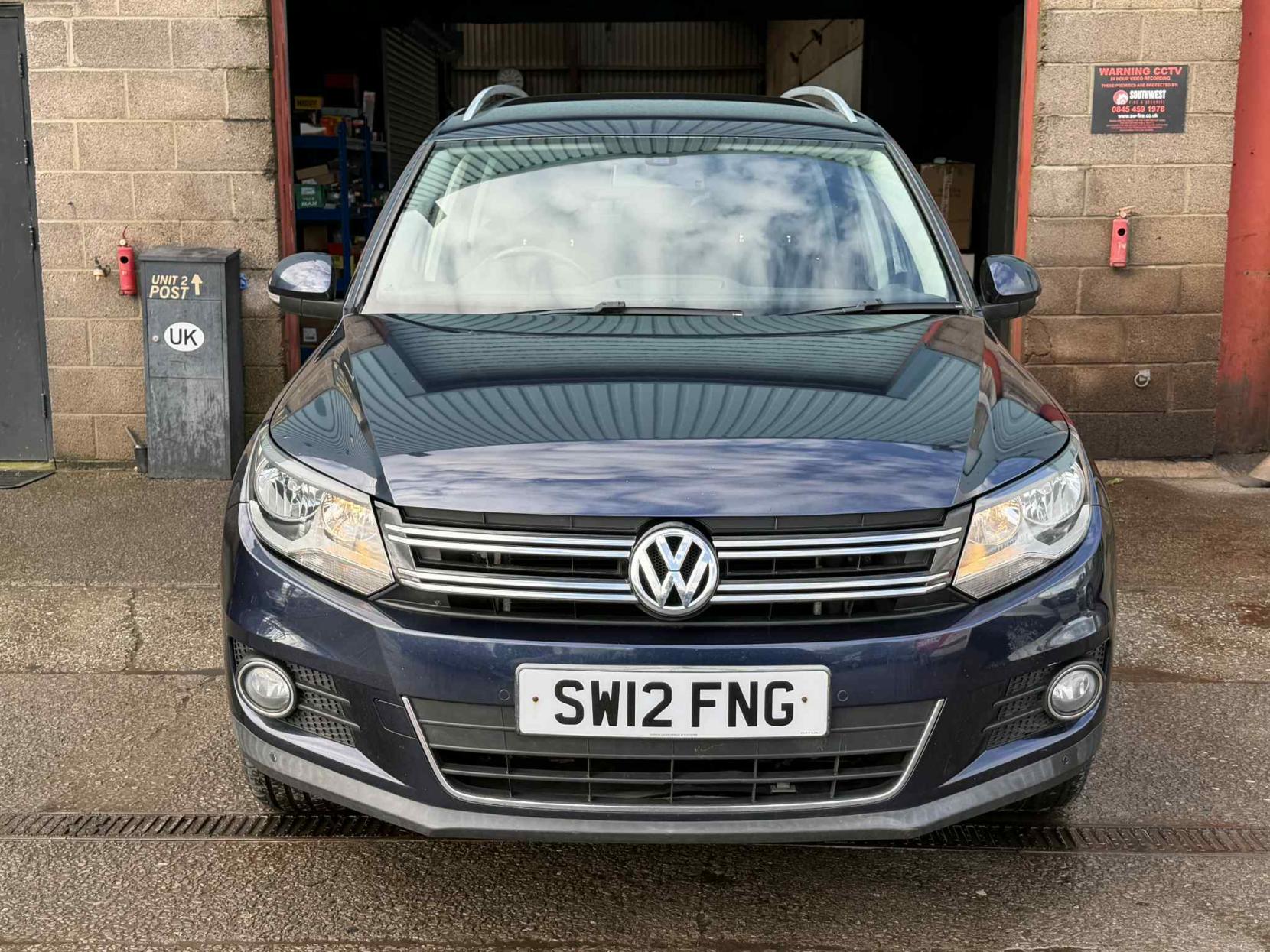 Volkswagen Tiguan 2.0 TDI BlueMotion Tech SE SUV 5dr Diesel Manual 4WD Euro 5 (s/s) (140 ps)