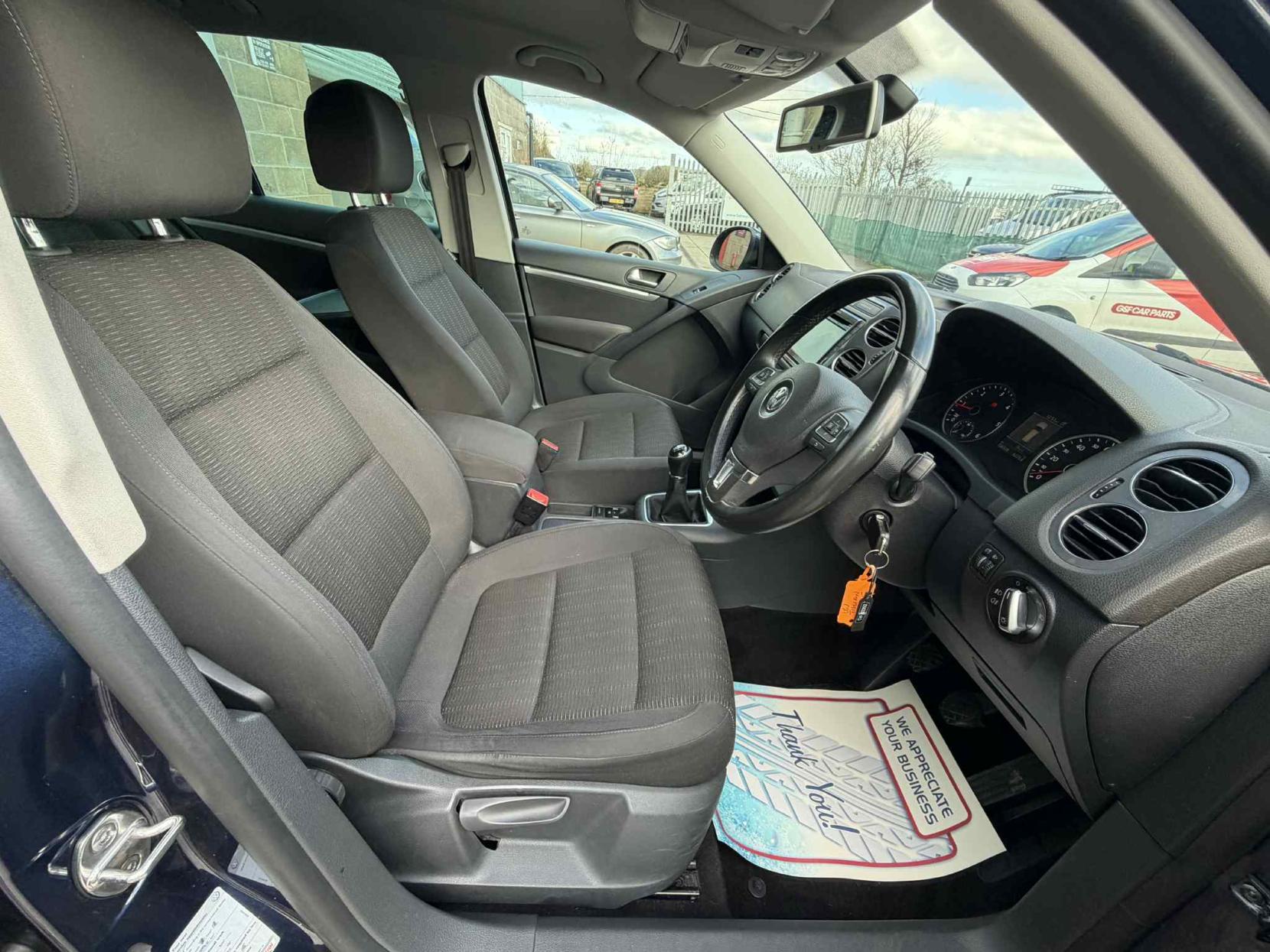 Volkswagen Tiguan 2.0 TDI BlueMotion Tech SE SUV 5dr Diesel Manual 4WD Euro 5 (s/s) (140 ps)