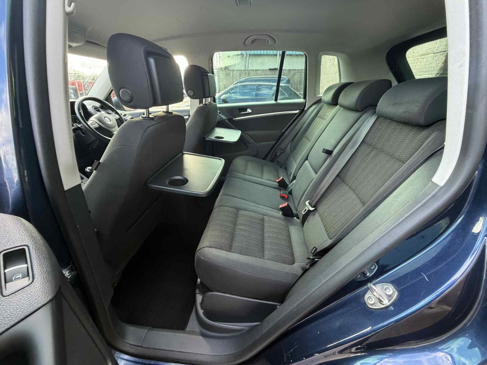 Volkswagen Tiguan 2.0 TDI BlueMotion Tech SE SUV 5dr Diesel Manual 4WD Euro 5 (s/s) (140 ps)