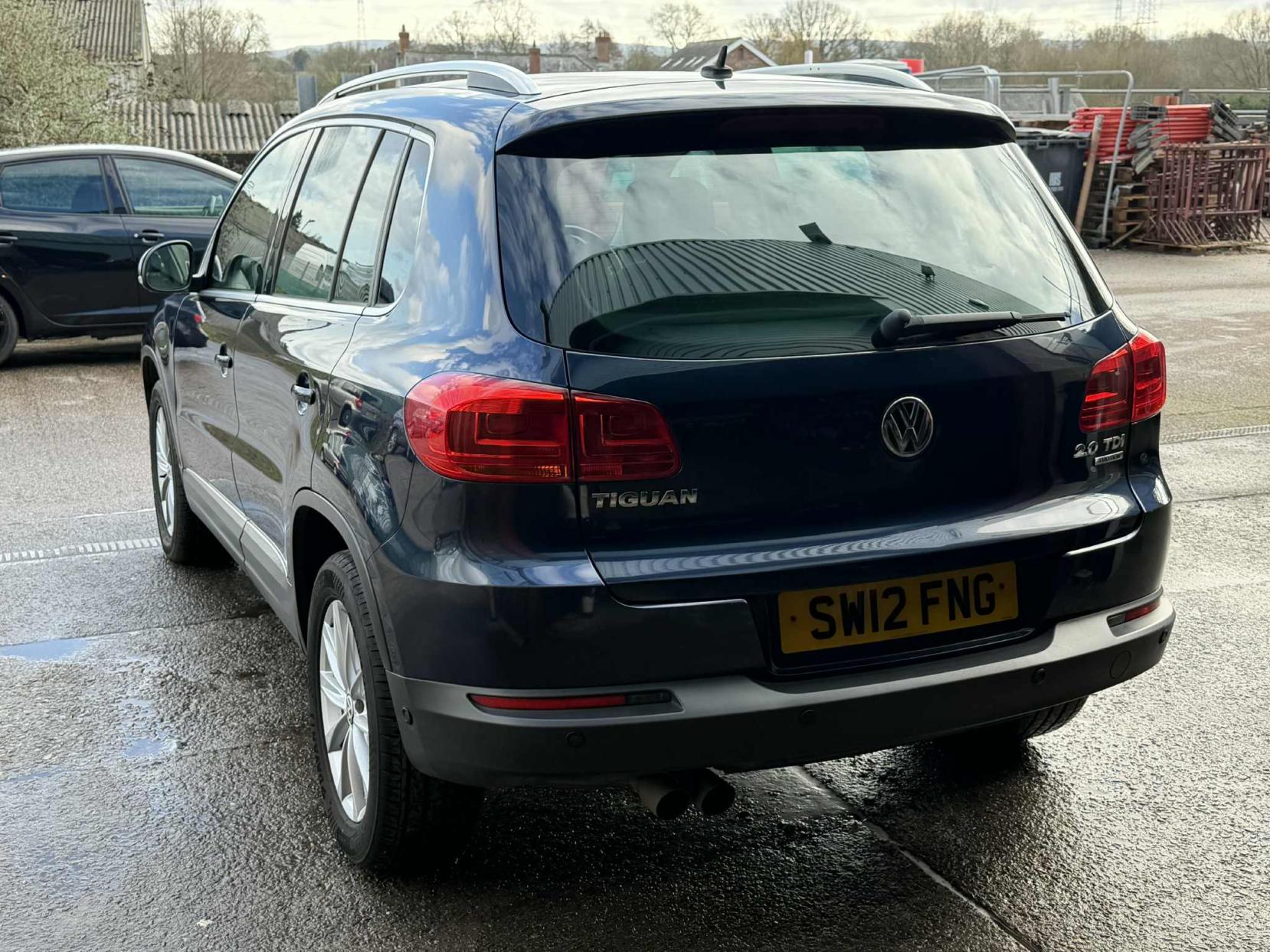 Volkswagen Tiguan 2.0 TDI BlueMotion Tech SE SUV 5dr Diesel Manual 4WD Euro 5 (s/s) (140 ps)