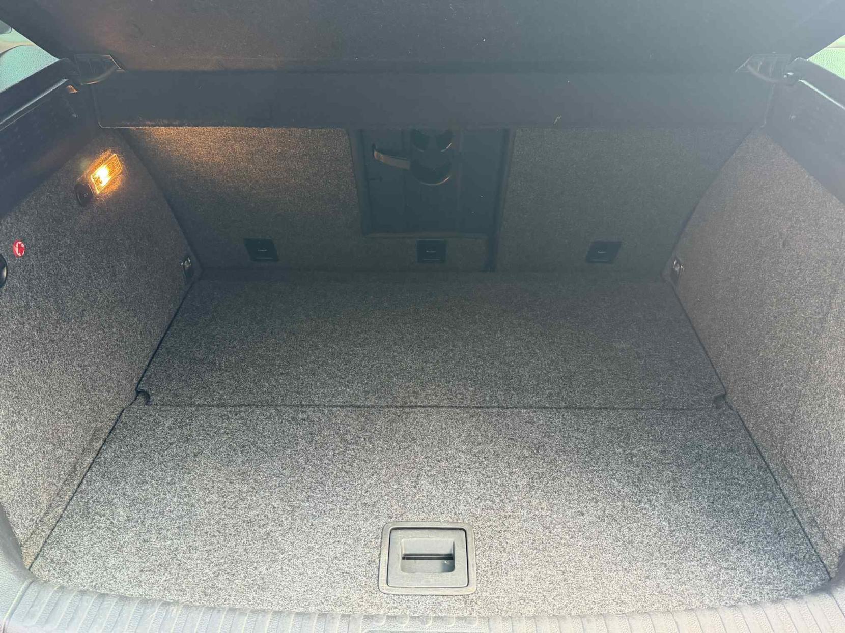 Volkswagen Tiguan 2.0 TDI BlueMotion Tech SE SUV 5dr Diesel Manual 4WD Euro 5 (s/s) (140 ps)