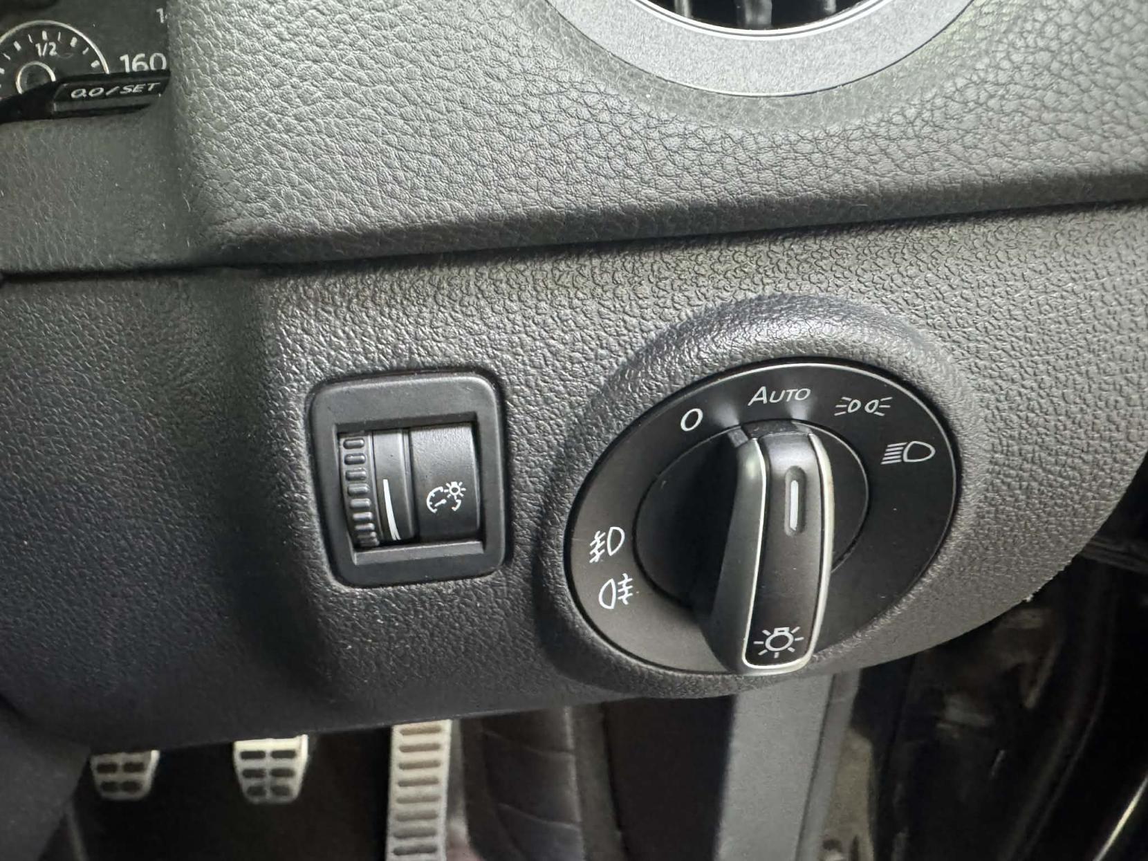 Volkswagen Tiguan 2.0 TDI BlueMotion Tech R-Line SUV 5dr Diesel Manual 4WD Euro 5 (s/s) (140 ps)