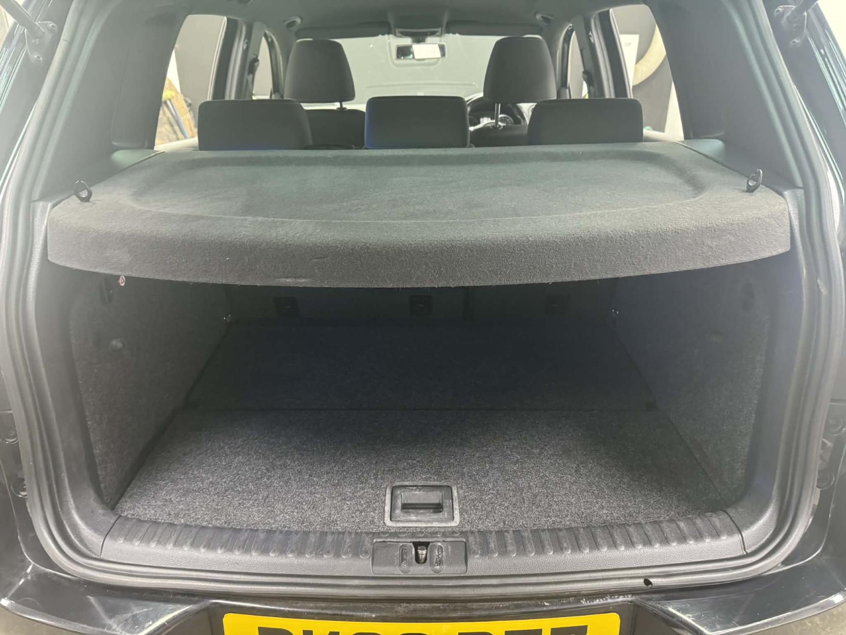 Volkswagen Tiguan 2.0 TDI BlueMotion Tech R-Line SUV 5dr Diesel Manual 4WD Euro 5 (s/s) (140 ps)