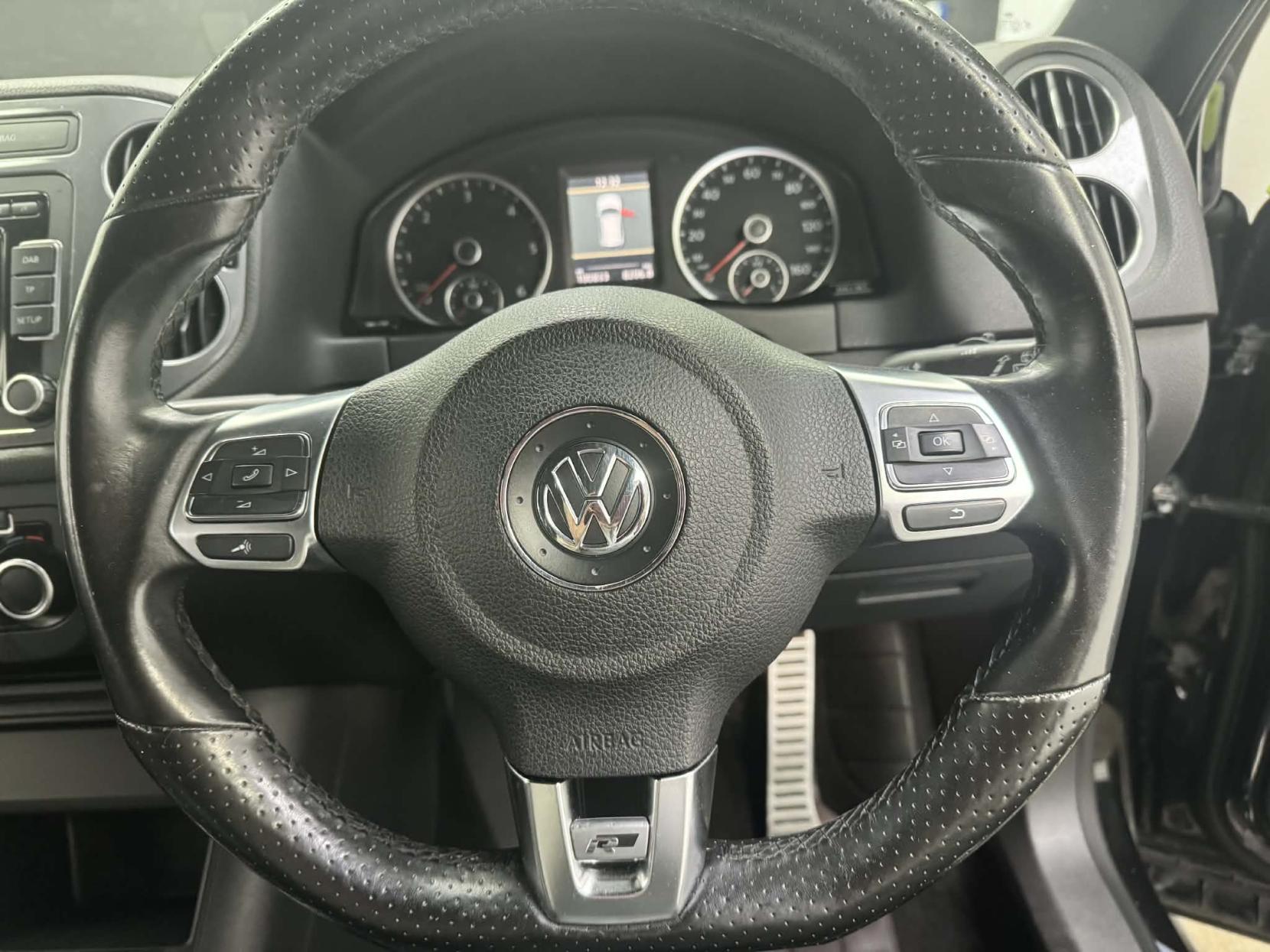 Volkswagen Tiguan 2.0 TDI BlueMotion Tech R-Line SUV 5dr Diesel Manual 4WD Euro 5 (s/s) (140 ps)