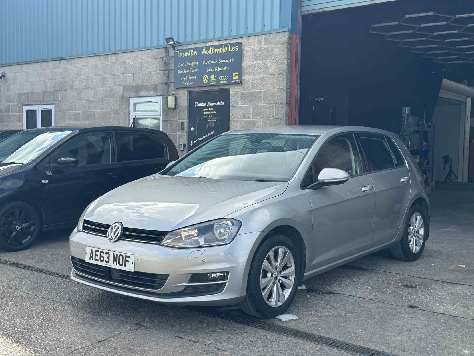 Volkswagen Golf 1.4 TSI BlueMotion Tech SE Hatchback 5dr Petrol Manual Euro 5 (s/s) (122 ps)