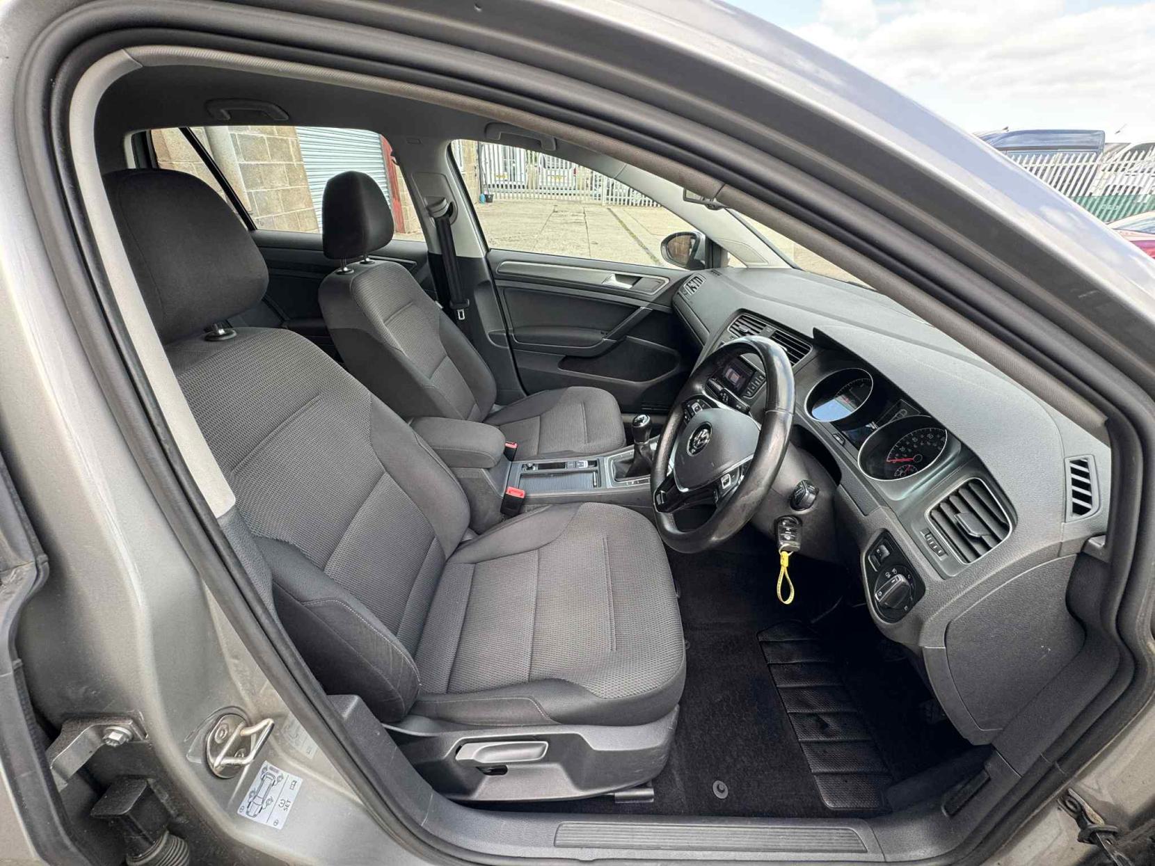 Volkswagen Golf 1.4 TSI BlueMotion Tech SE Hatchback 5dr Petrol Manual Euro 5 (s/s) (122 ps)