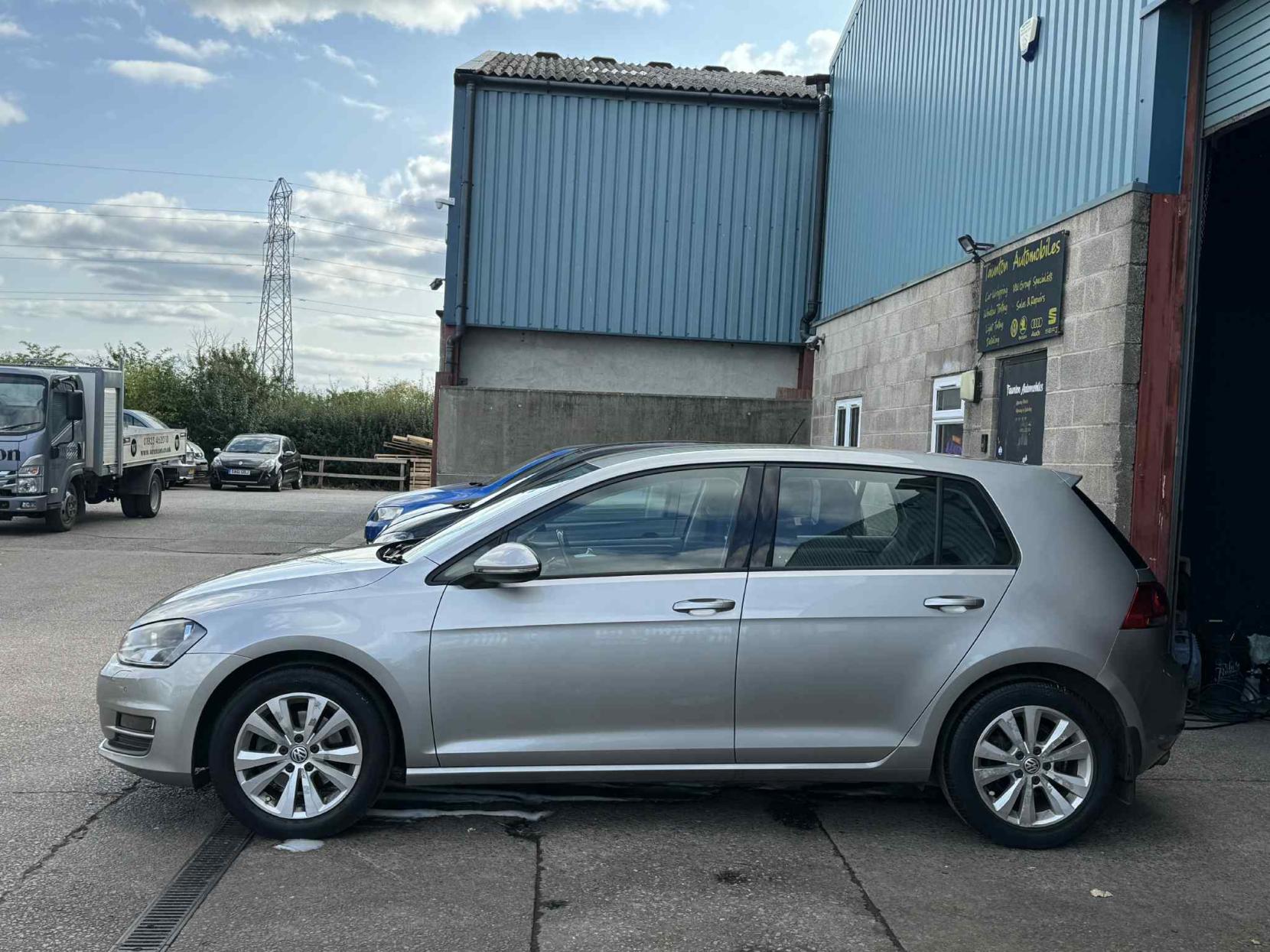 Volkswagen Golf 1.4 TSI BlueMotion Tech SE Hatchback 5dr Petrol Manual Euro 5 (s/s) (122 ps)