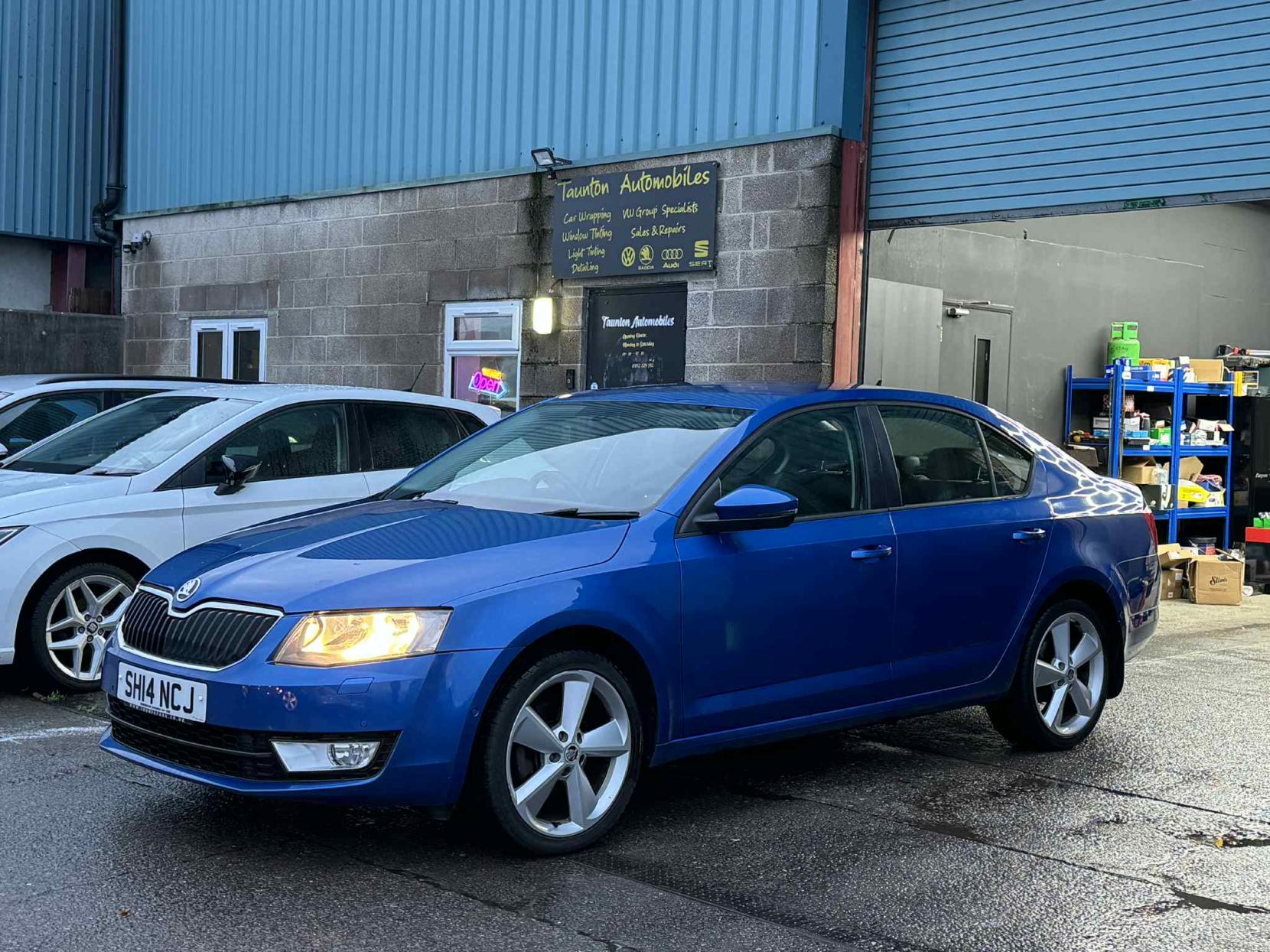 Skoda Octavia 1.4 TSI Elegance Hatchback 5dr Petrol Manual Euro 5 (s/s) (140 ps)