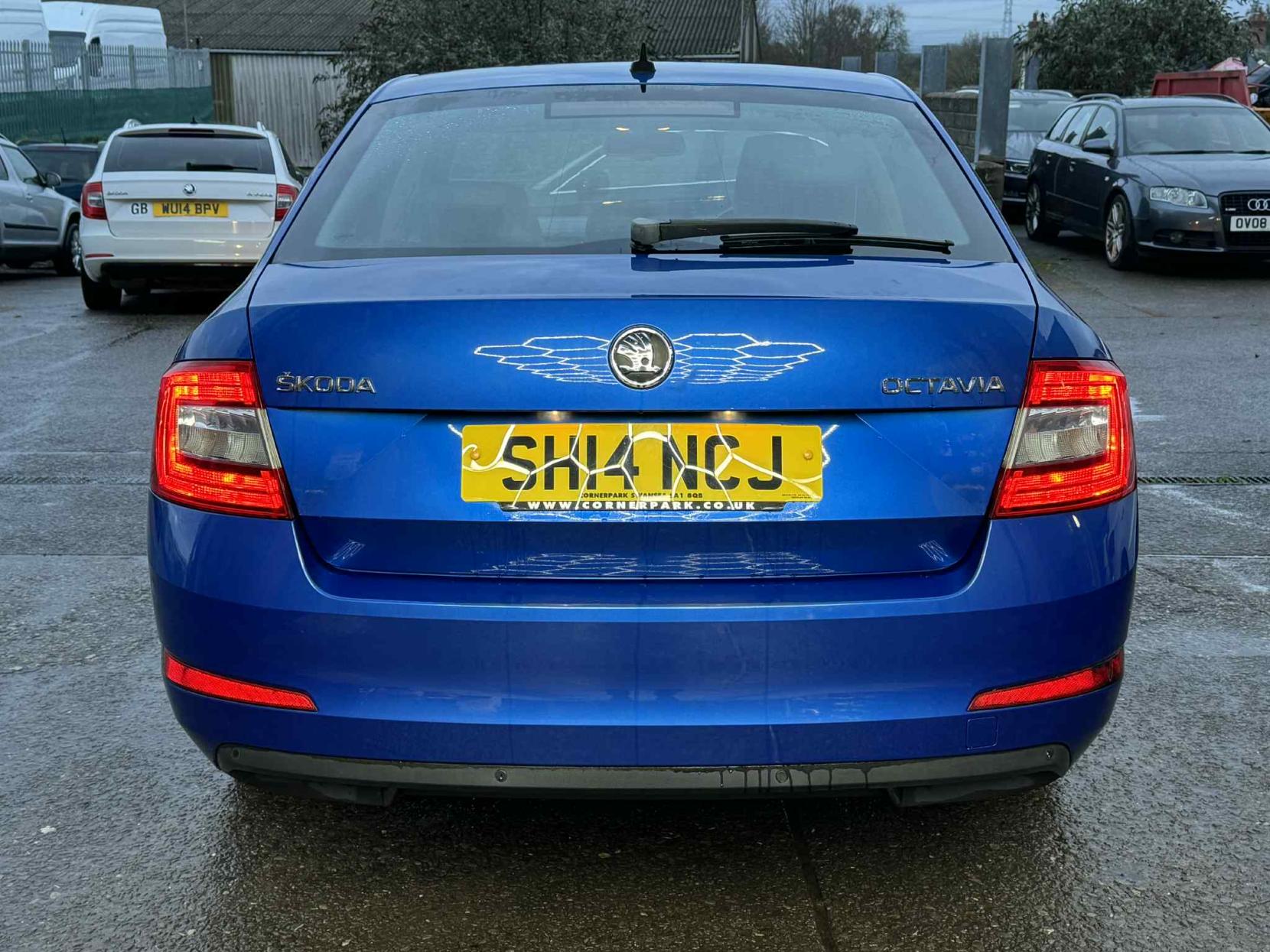 Skoda Octavia 1.4 TSI Elegance Hatchback 5dr Petrol Manual Euro 5 (s/s) (140 ps)