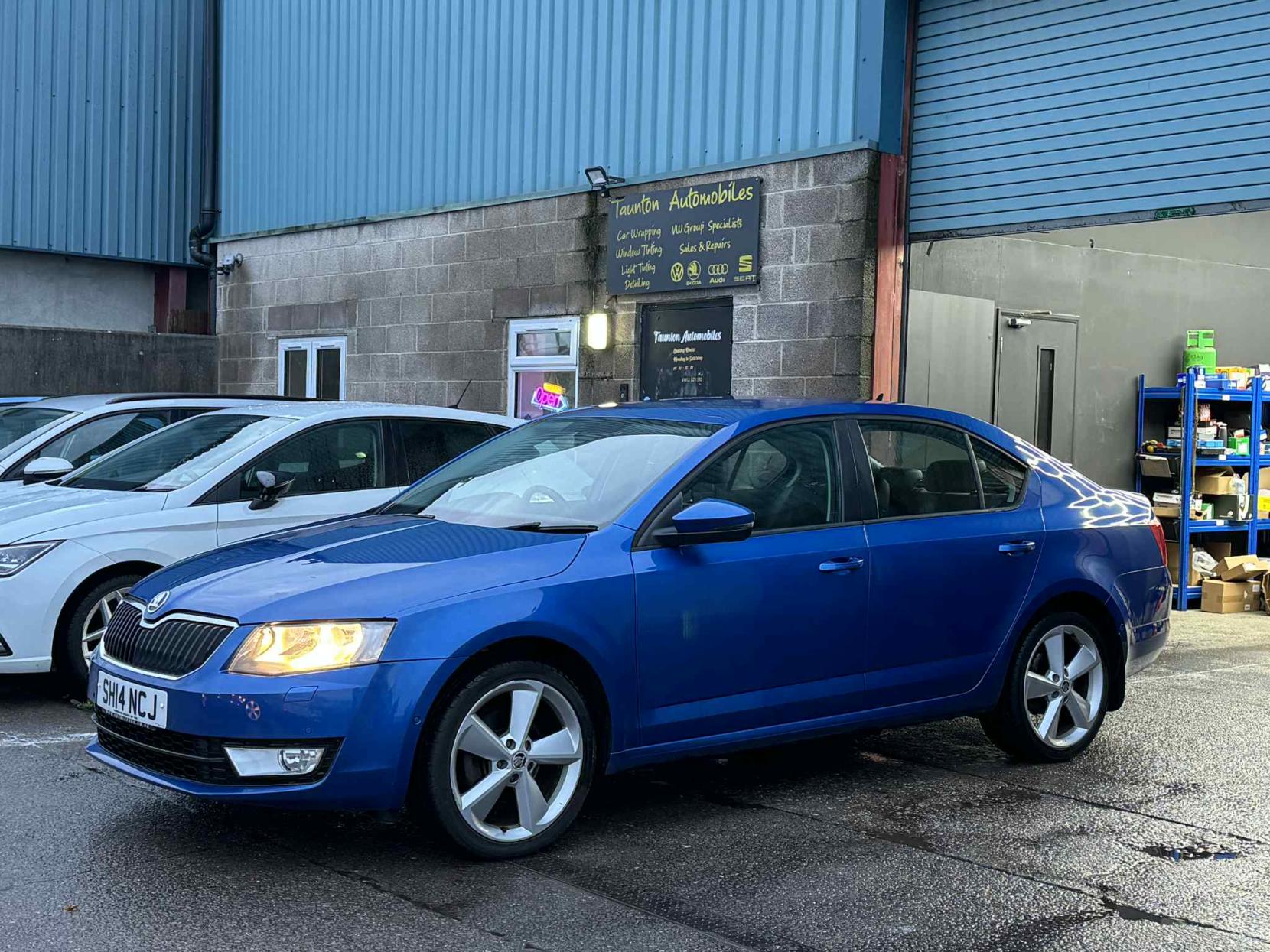 Skoda Octavia 1.4 TSI Elegance Hatchback 5dr Petrol Manual Euro 5 (s/s) (140 ps)