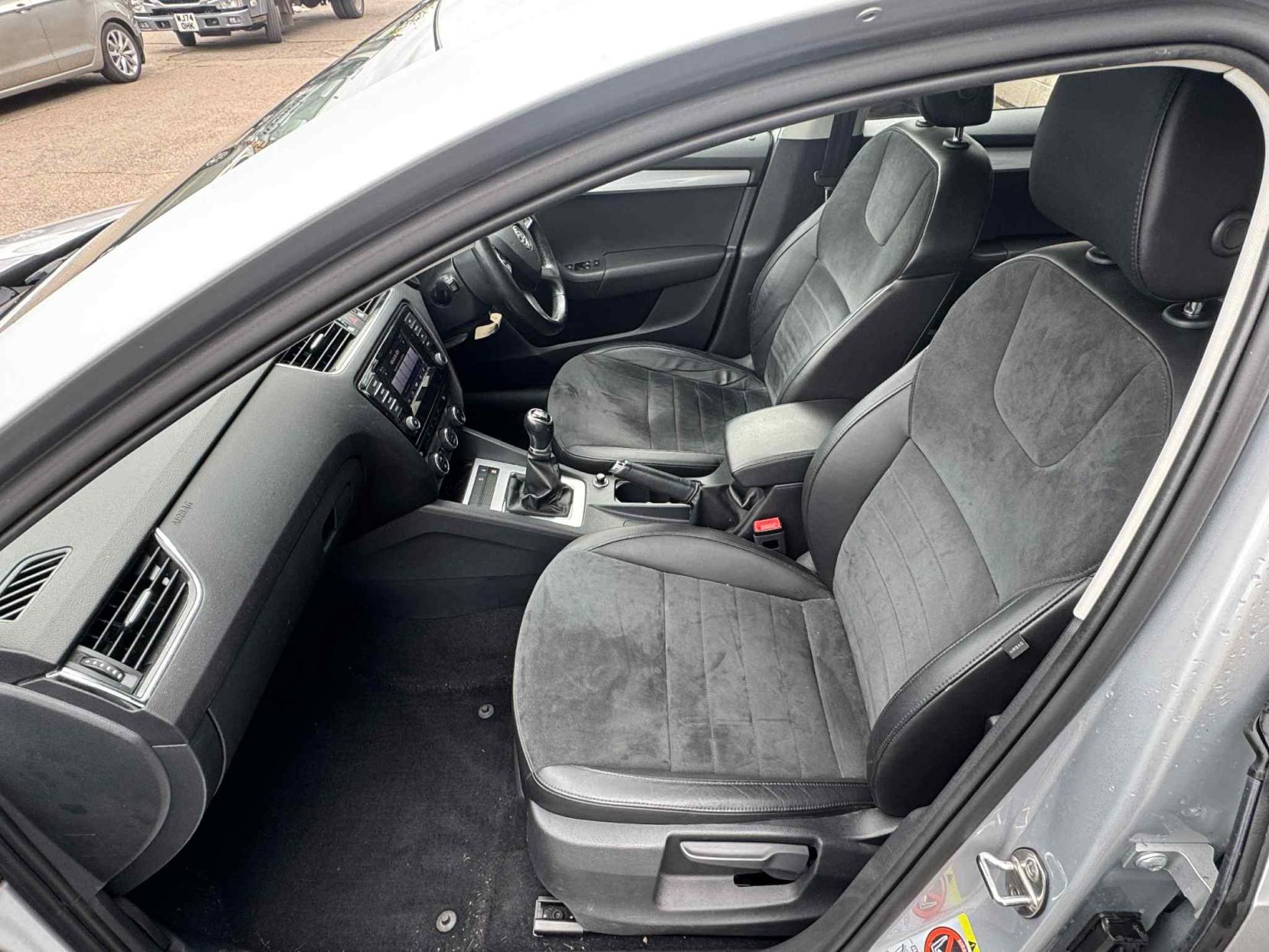 Skoda Octavia 1.4 TSI Elegance Hatchback 5dr Petrol Manual Euro 5 (s/s) (140 ps)