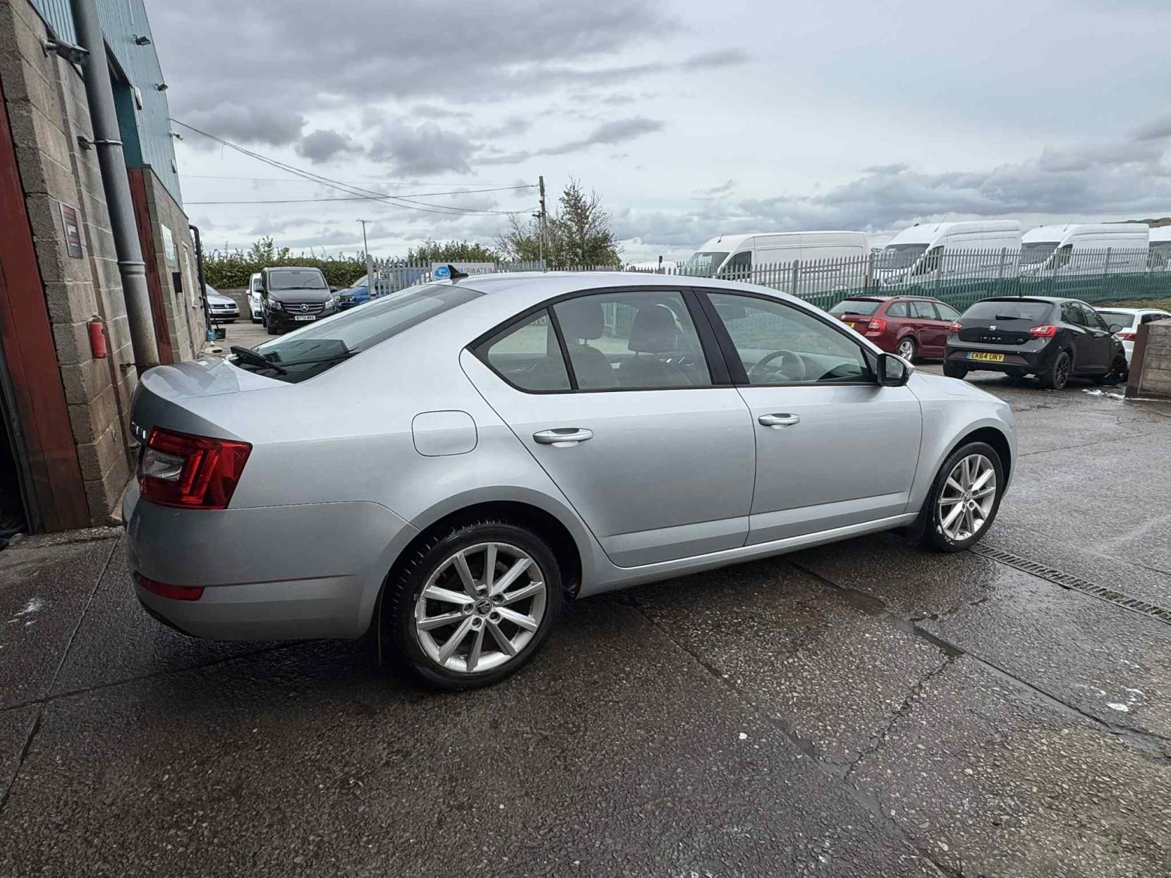 Skoda Octavia 1.4 TSI Elegance Hatchback 5dr Petrol Manual Euro 5 (s/s) (140 ps)