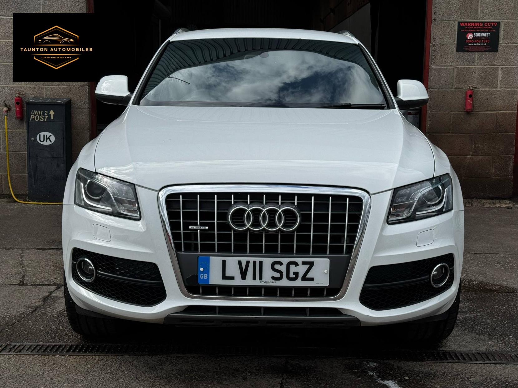 Audi Q5 2.0 TDI S line SUV 5dr Diesel Manual quattro Euro 5 (s/s) (170 ps)