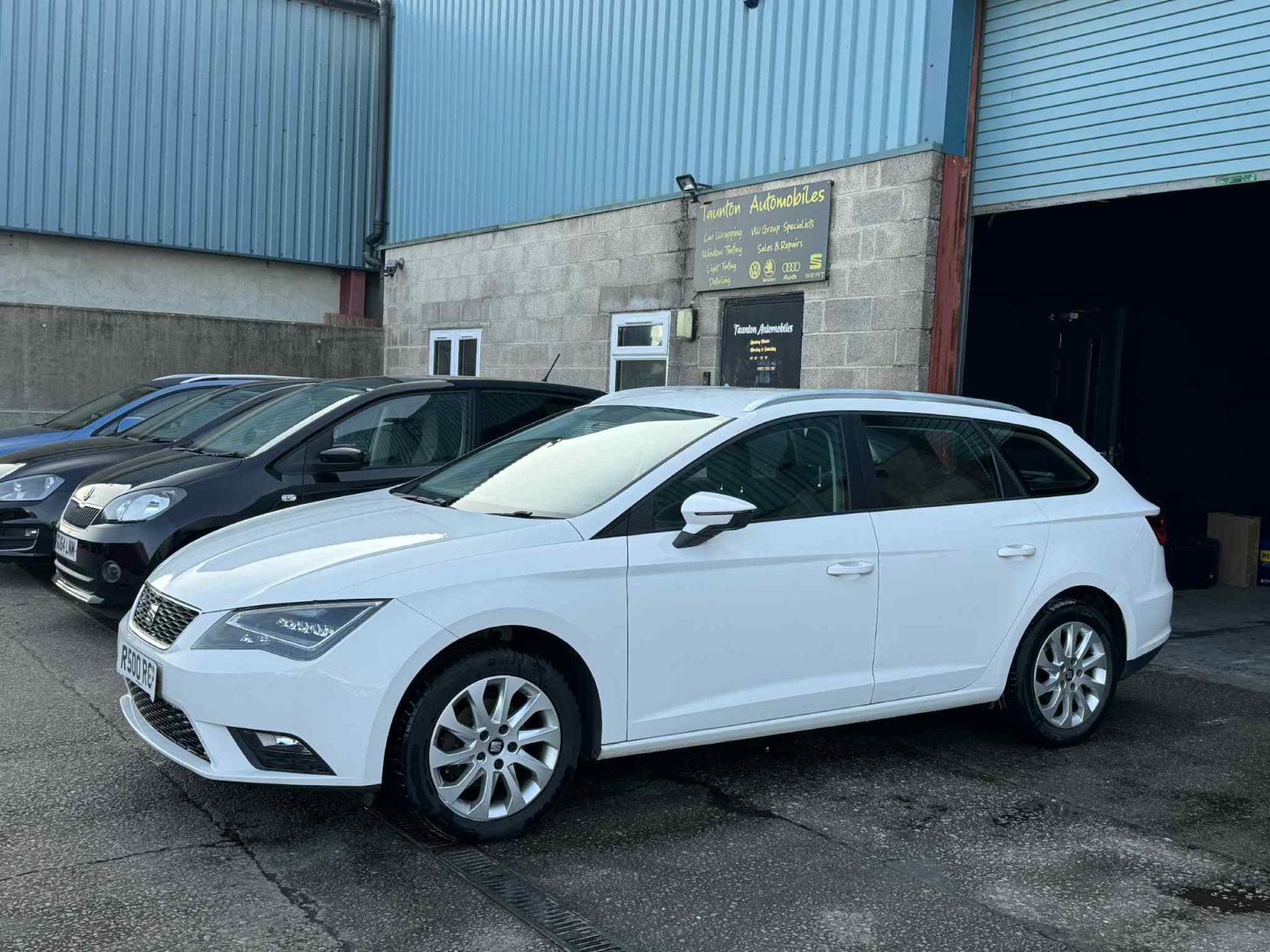 SEAT Leon 1.6 TDI CR SE Sport Tourer 5dr Diesel Manual Euro 5 (s/s) (105 ps)