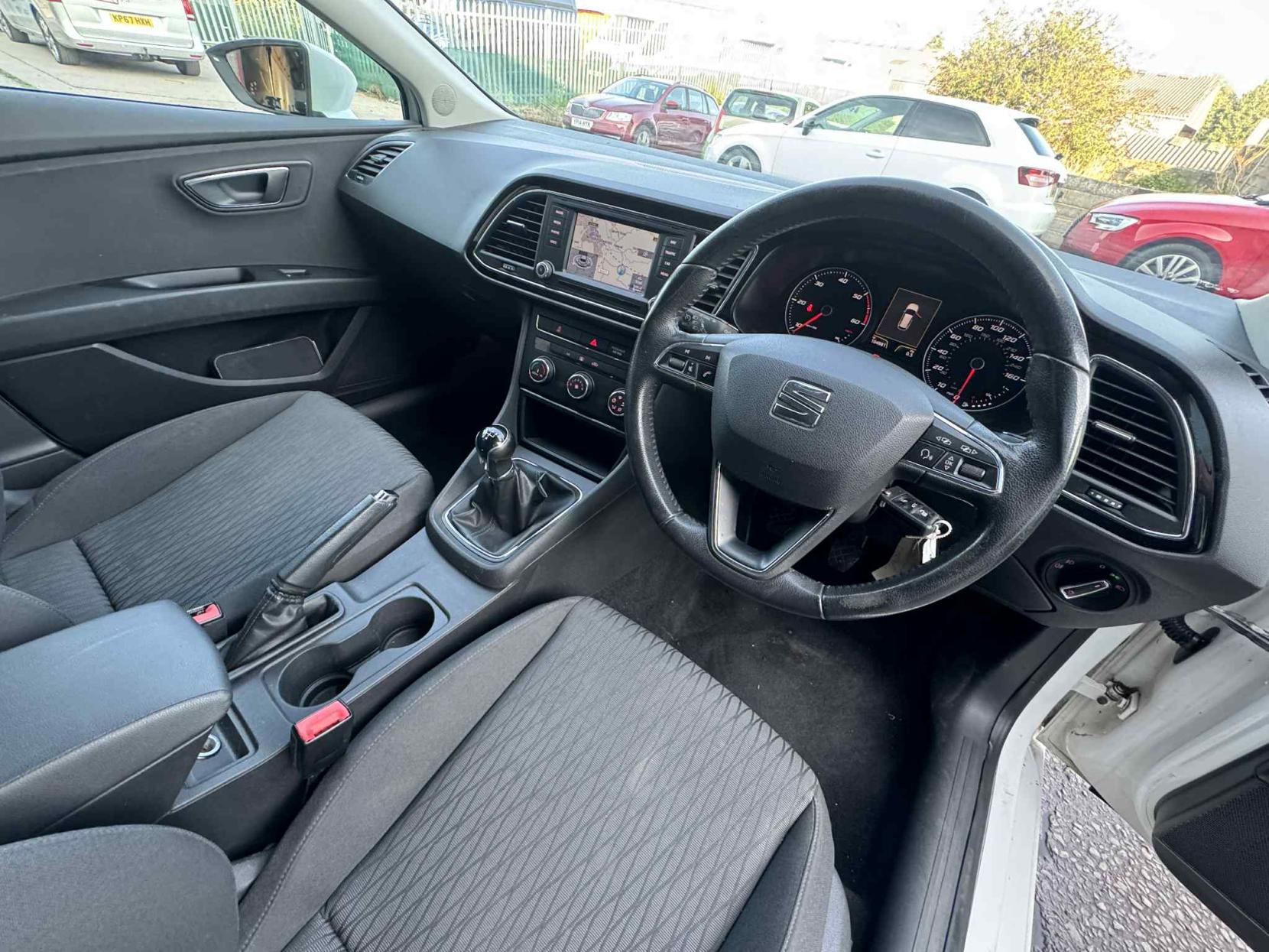 SEAT Leon 1.6 TDI CR SE Sport Tourer 5dr Diesel Manual Euro 5 (s/s) (105 ps)