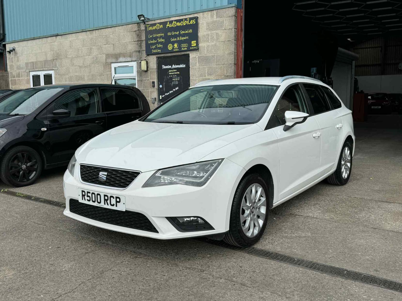 SEAT Leon 1.6 TDI CR SE Sport Tourer 5dr Diesel Manual Euro 5 (s/s) (105 ps)