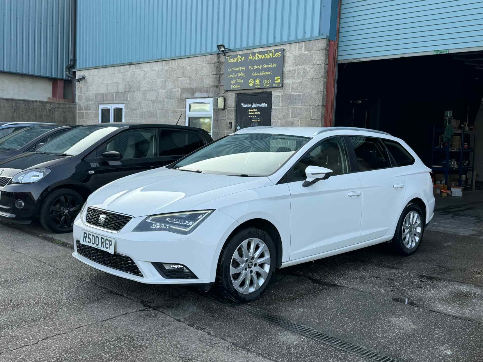 SEAT Leon 1.6 TDI CR SE Sport Tourer 5dr Diesel Manual Euro 5 (s/s) (105 ps)