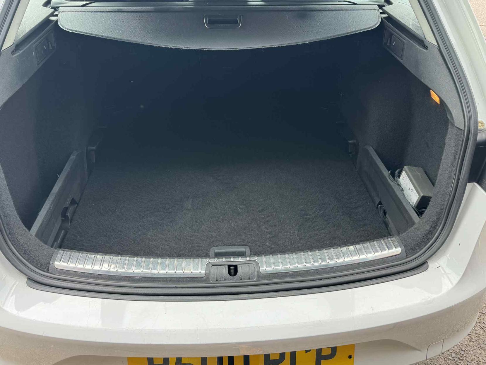 SEAT Leon 1.6 TDI CR SE Sport Tourer 5dr Diesel Manual Euro 5 (s/s) (105 ps)