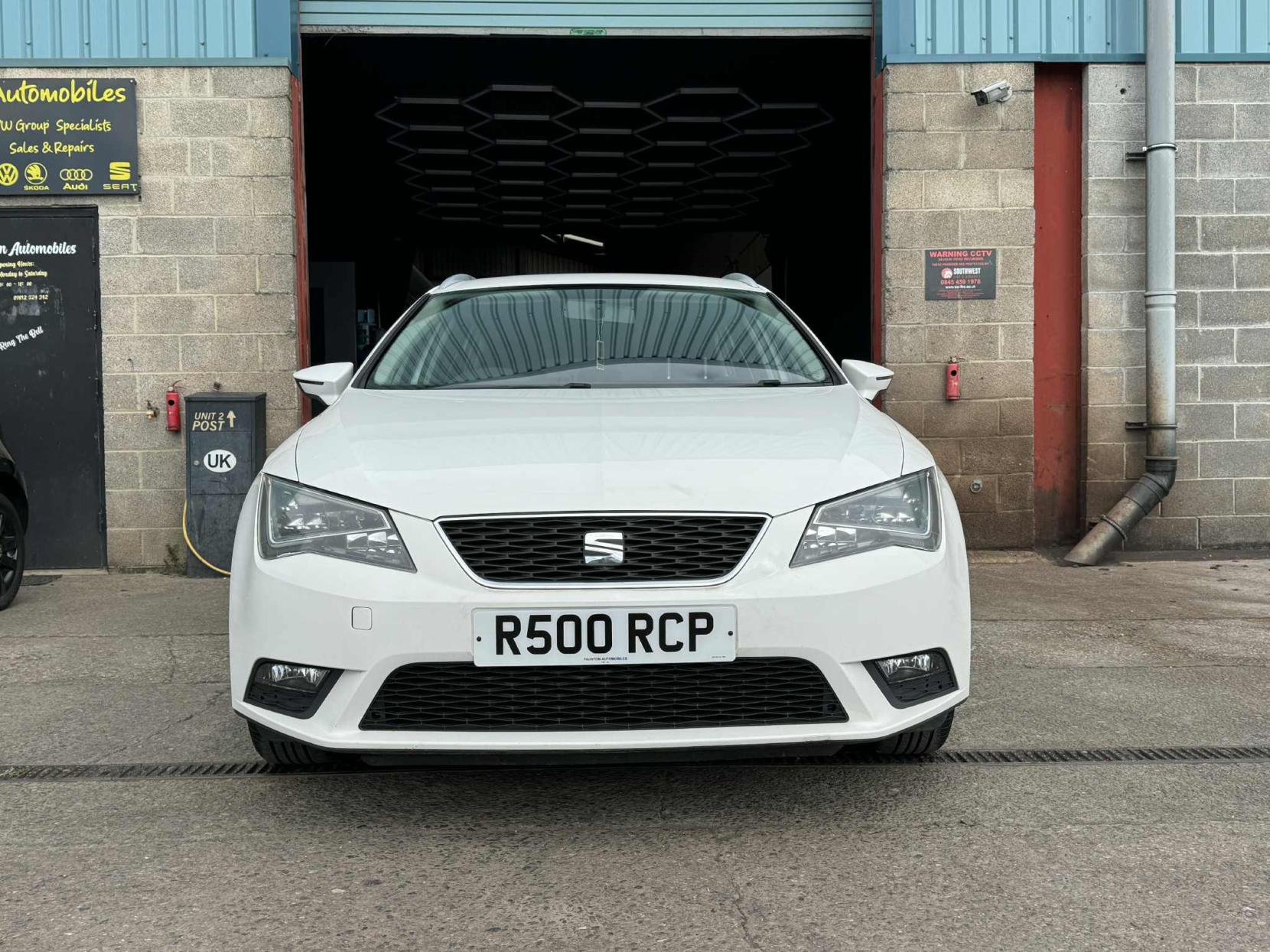SEAT Leon 1.6 TDI CR SE Sport Tourer 5dr Diesel Manual Euro 5 (s/s) (105 ps)
