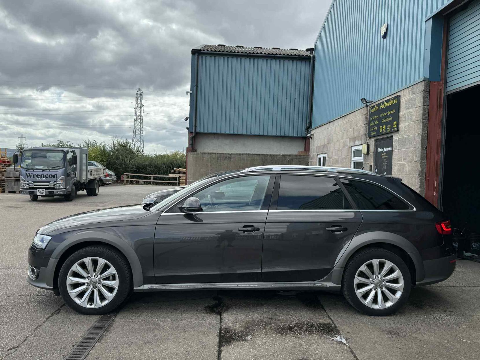 Audi A4 Allroad 2.0 TDI Estate 5dr Diesel Manual quattro Euro 5 (s/s) (177 ps)