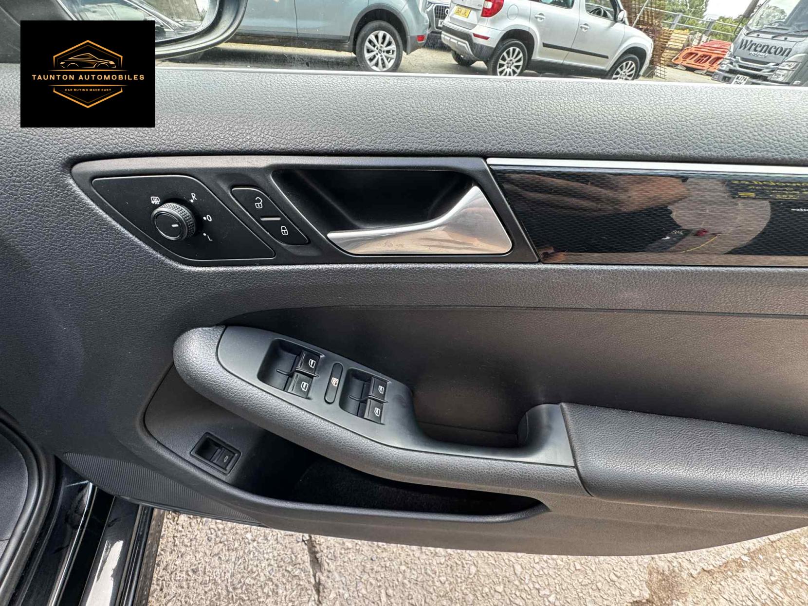 Volkswagen Jetta 2.0 TDI BlueMotion Tech GT Saloon 4dr Diesel Manual Euro 6 (s/s) (150 ps)