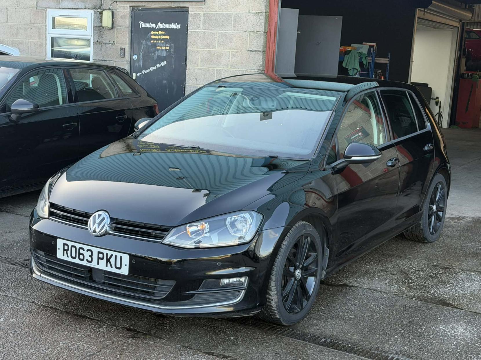 Volkswagen Golf 2.0 TDI BlueMotion Tech GT Hatchback 5dr Diesel DSG Euro 5 (s/s) (150 ps)