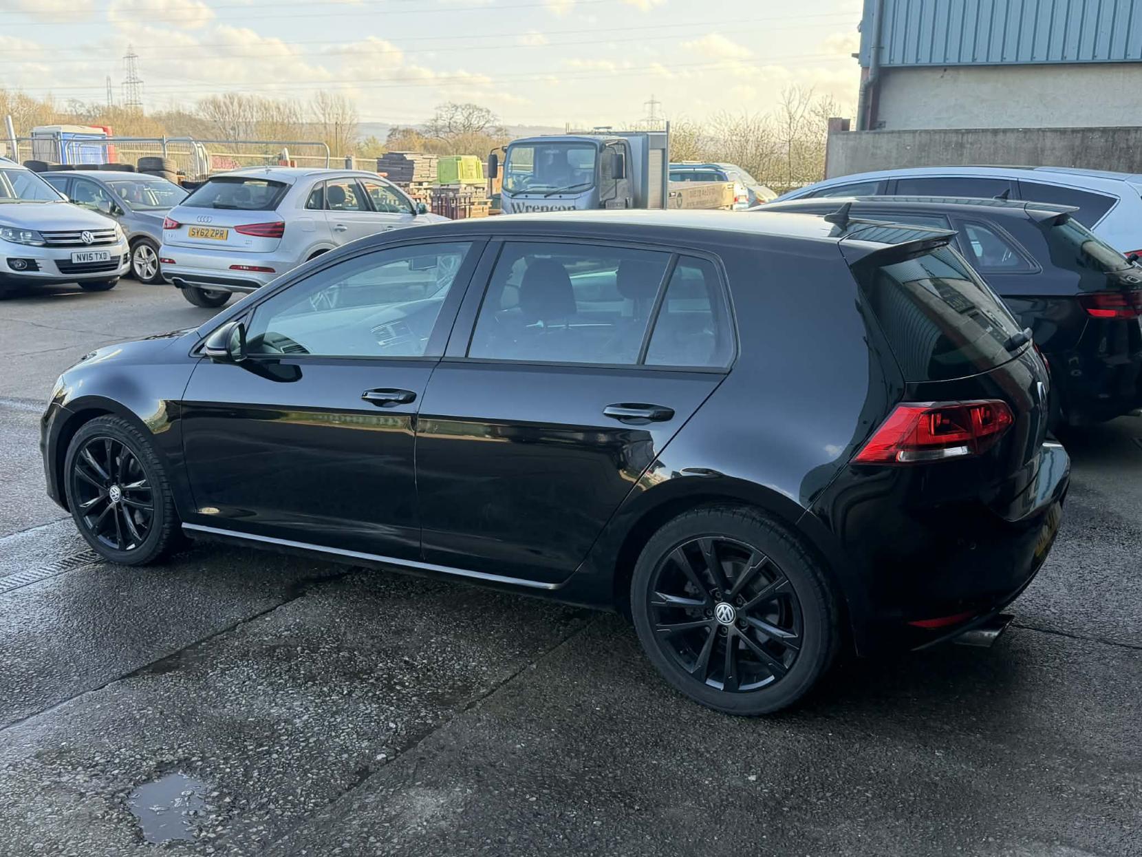 Volkswagen Golf 2.0 TDI BlueMotion Tech GT Hatchback 5dr Diesel DSG Euro 5 (s/s) (150 ps)