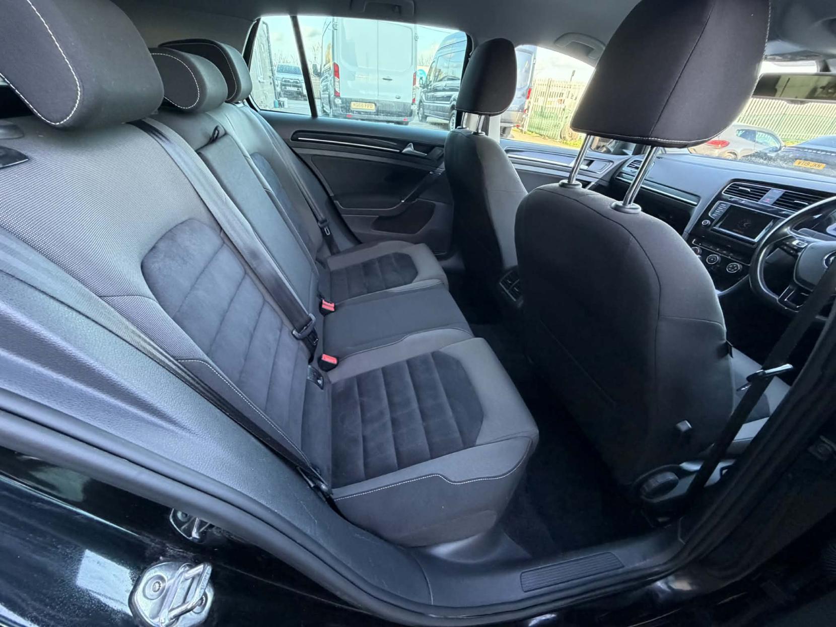 Volkswagen Golf 2.0 TDI BlueMotion Tech GT Hatchback 5dr Diesel DSG Euro 5 (s/s) (150 ps)