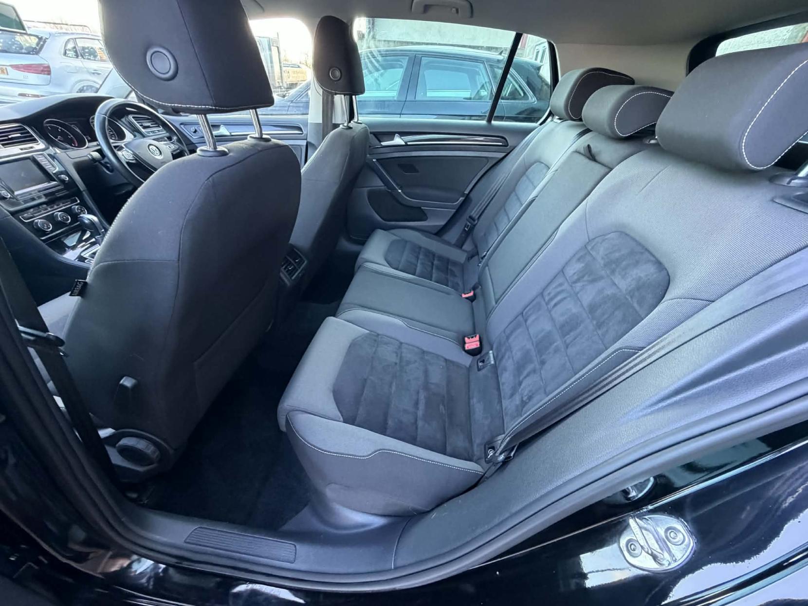 Volkswagen Golf 2.0 TDI BlueMotion Tech GT Hatchback 5dr Diesel DSG Euro 5 (s/s) (150 ps)