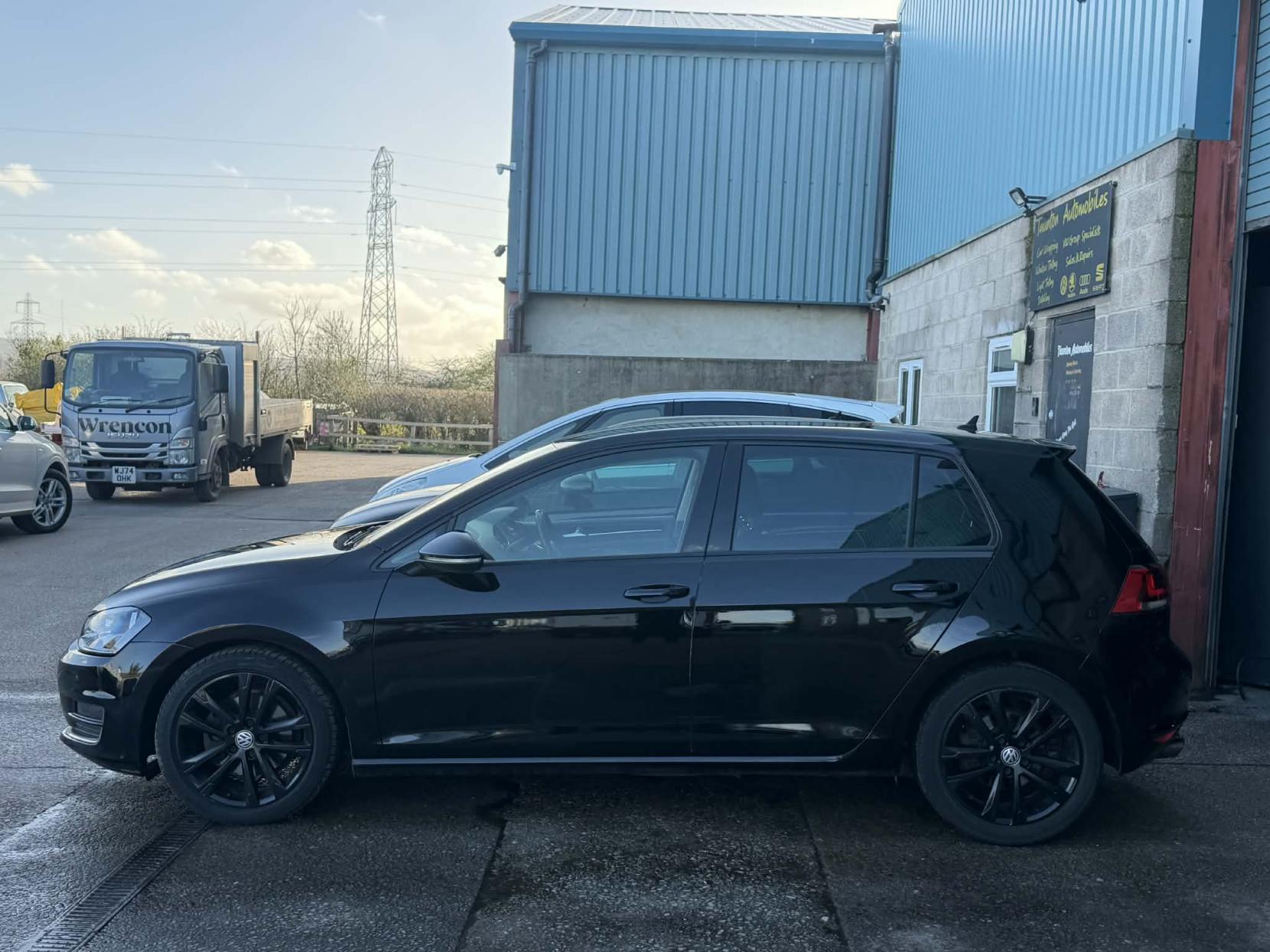 Volkswagen Golf 2.0 TDI BlueMotion Tech GT Hatchback 5dr Diesel DSG Euro 5 (s/s) (150 ps)