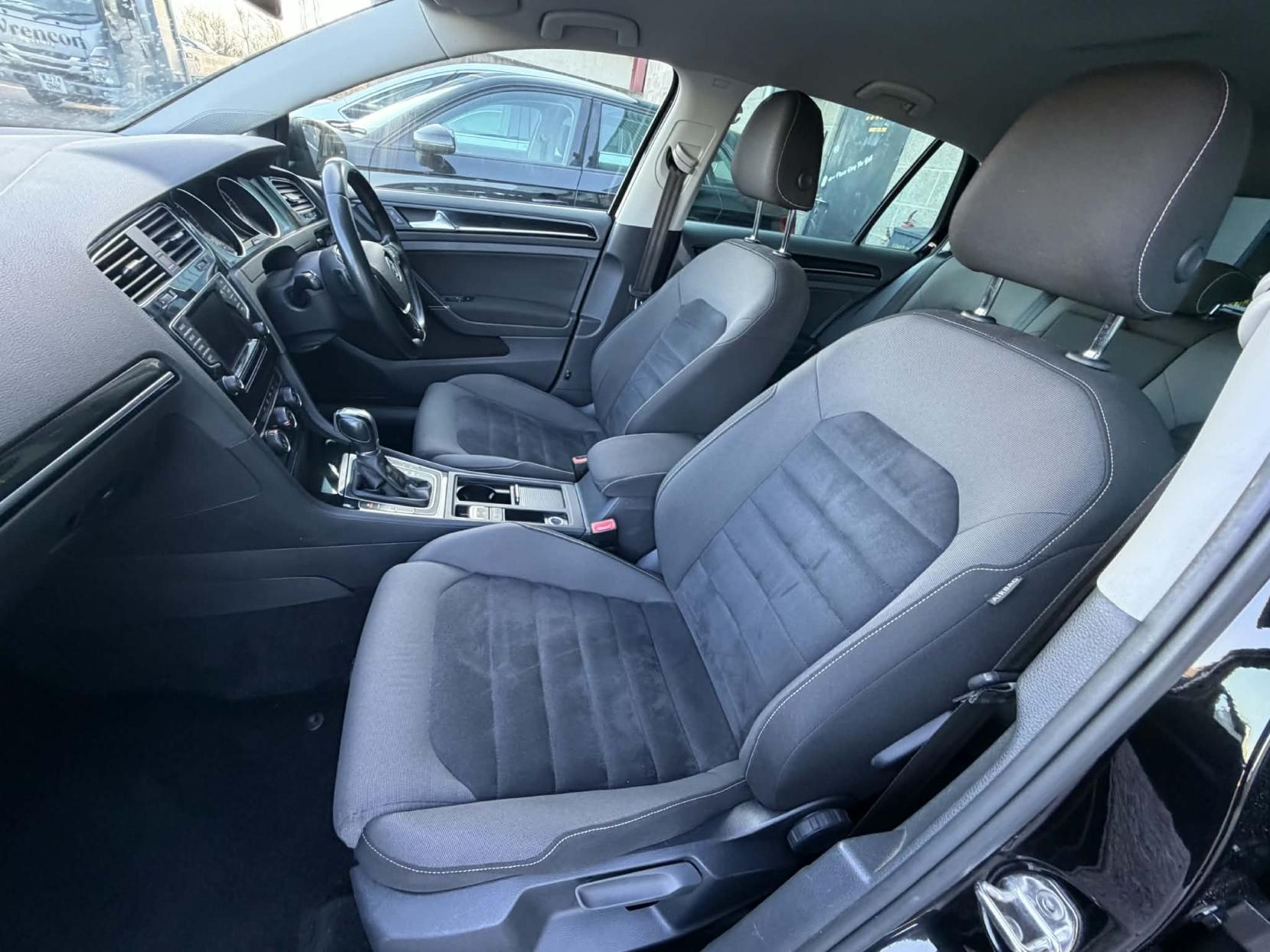 Volkswagen Golf 2.0 TDI BlueMotion Tech GT Hatchback 5dr Diesel DSG Euro 5 (s/s) (150 ps)