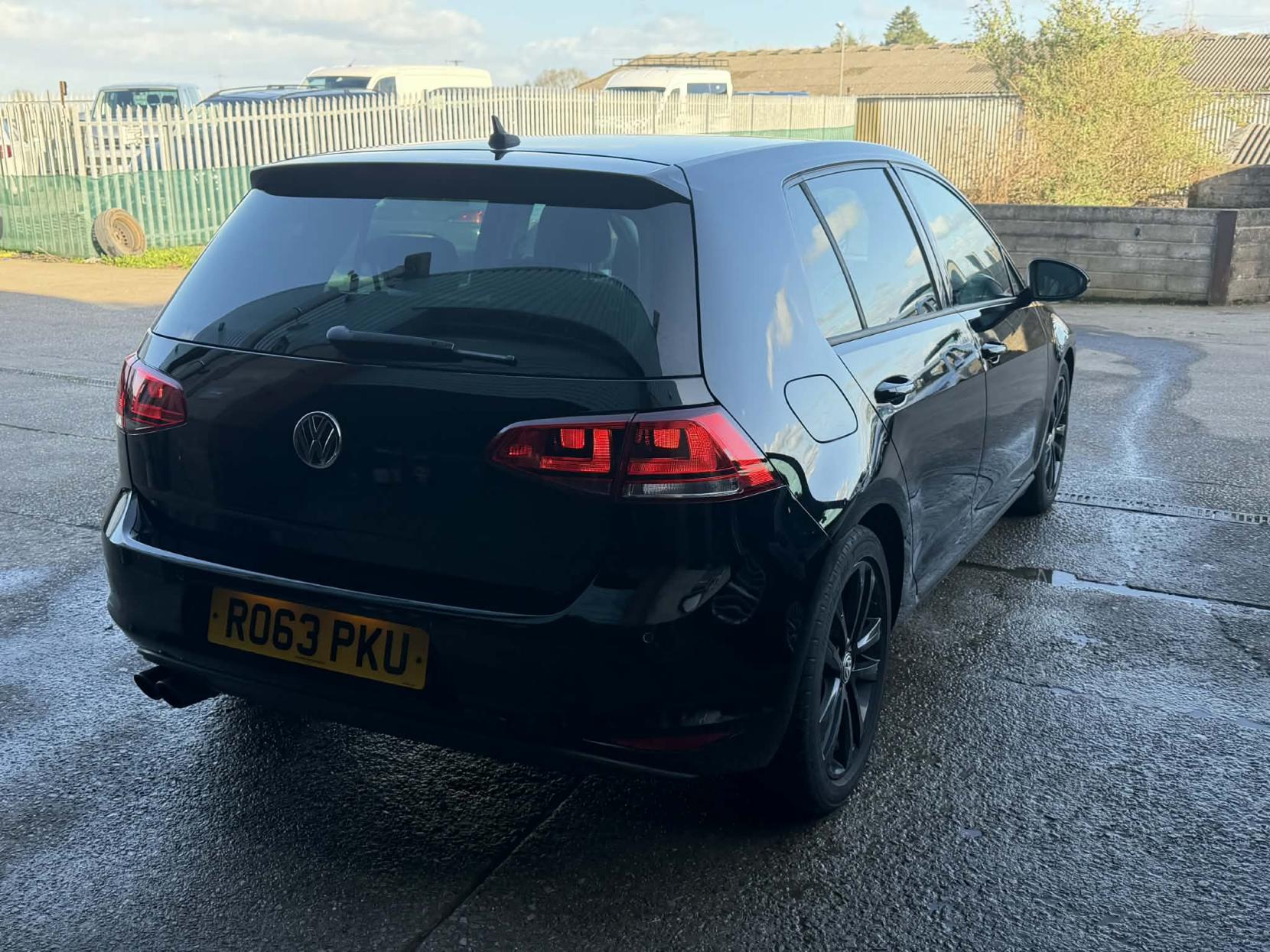 Volkswagen Golf 2.0 TDI BlueMotion Tech GT Hatchback 5dr Diesel DSG Euro 5 (s/s) (150 ps)