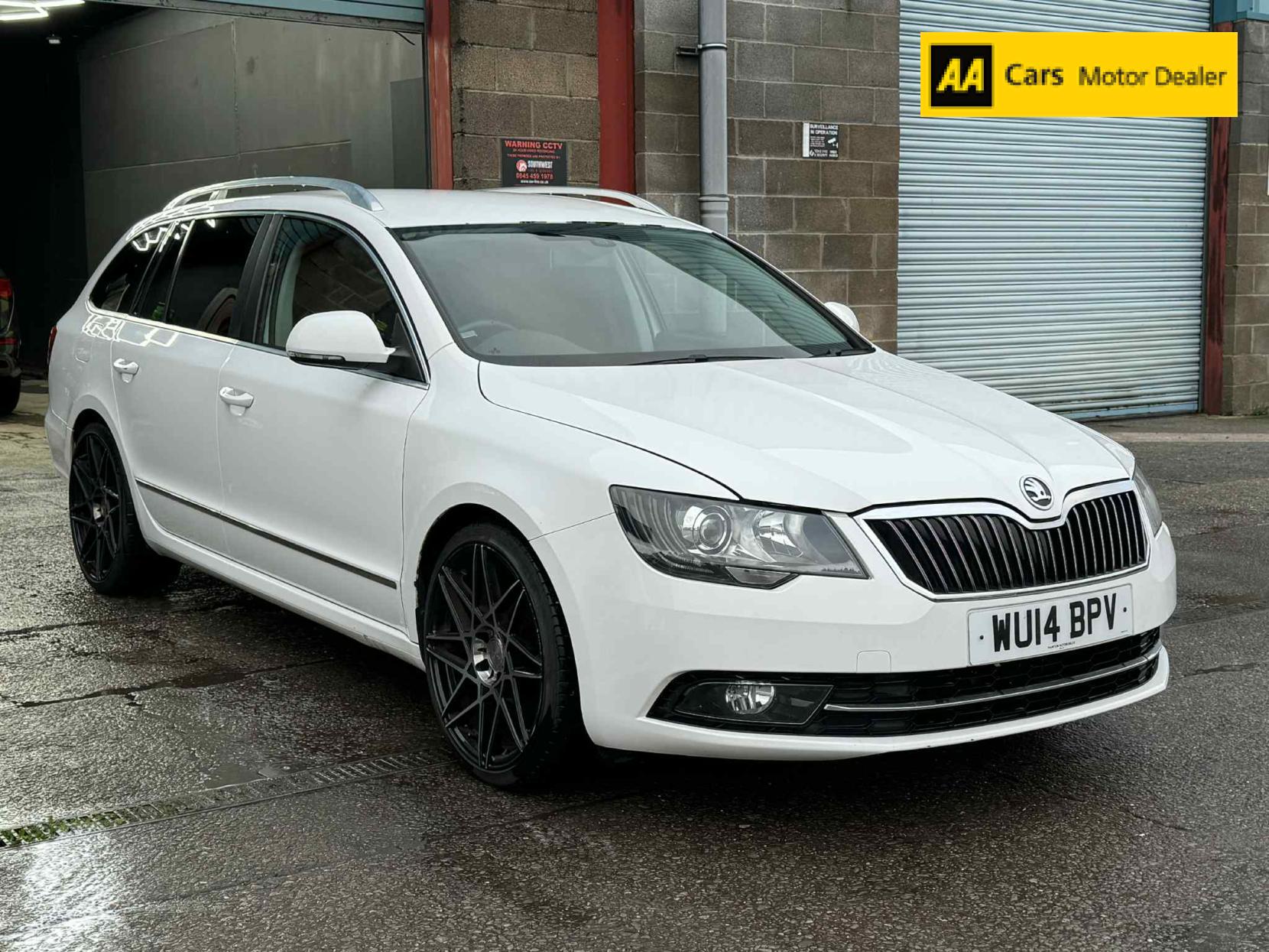 Skoda Superb 2.0 TDI Elegance Estate 5dr Diesel Manual Euro 5 (s/s) (170 ps)