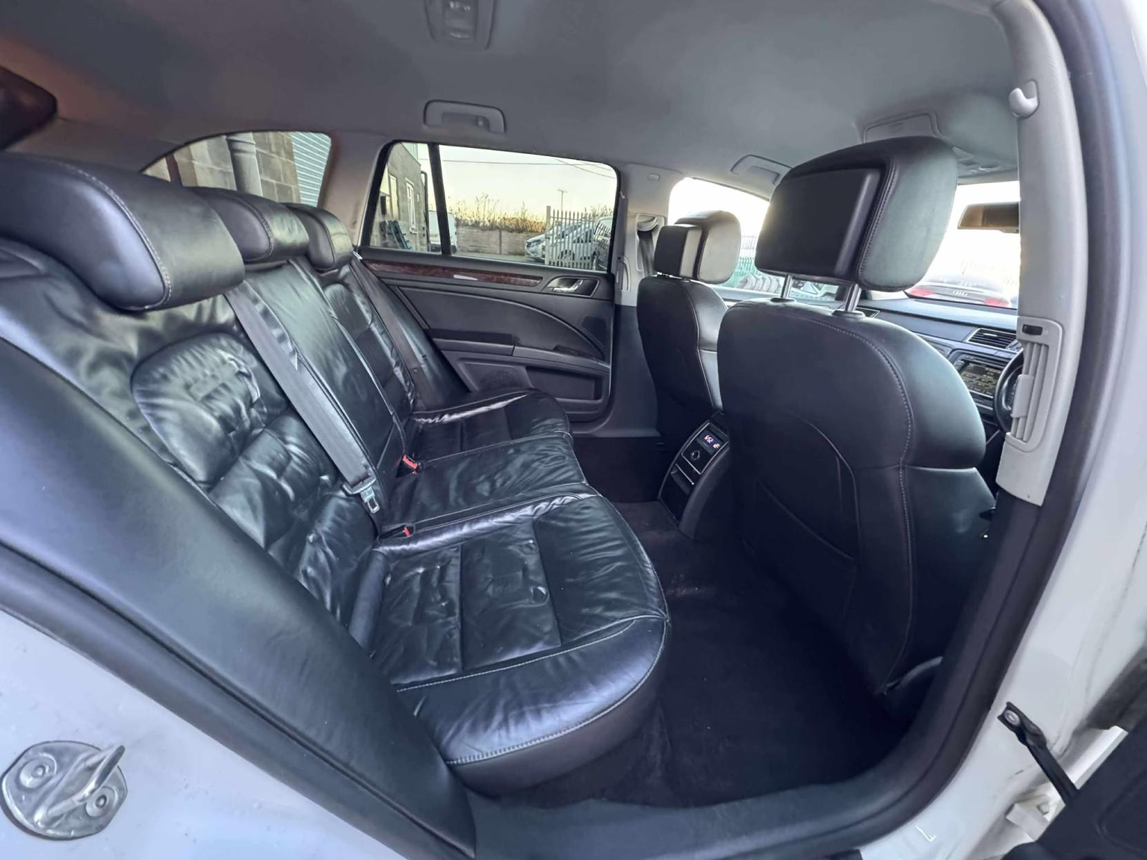 Skoda Superb 2.0 TDI Elegance Estate 5dr Diesel Manual Euro 5 (s/s) (170 ps)