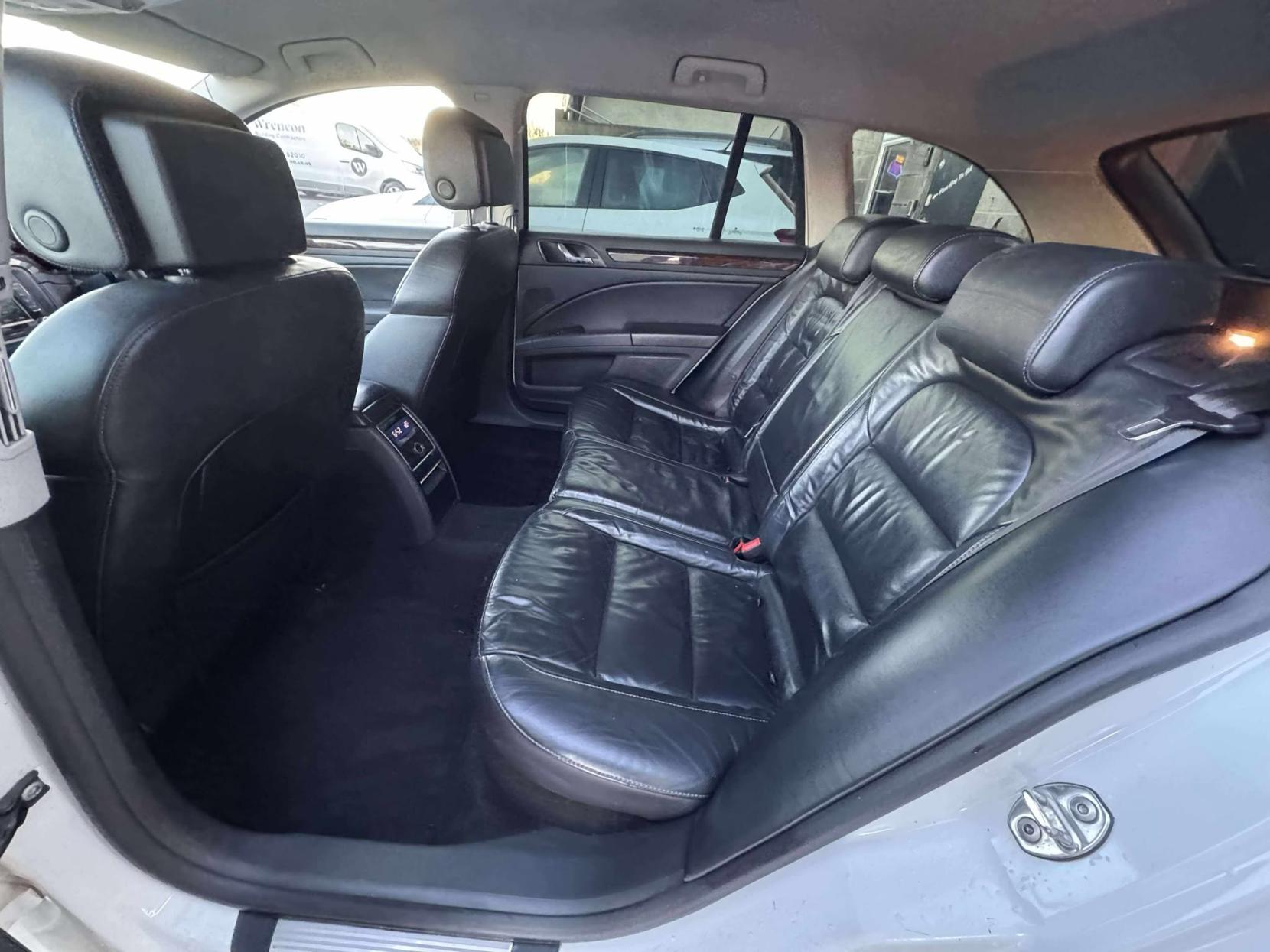 Skoda Superb 2.0 TDI Elegance Estate 5dr Diesel Manual Euro 5 (s/s) (170 ps)