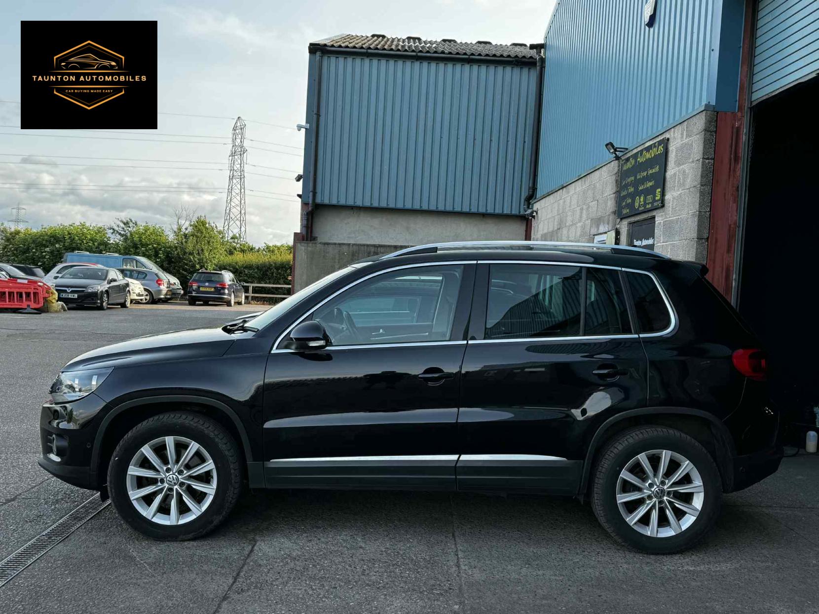 Volkswagen Tiguan 2.0 TDI BlueMotion Tech SE SUV 5dr Diesel DSG 4WD Euro 5 (s/s) (140 ps)