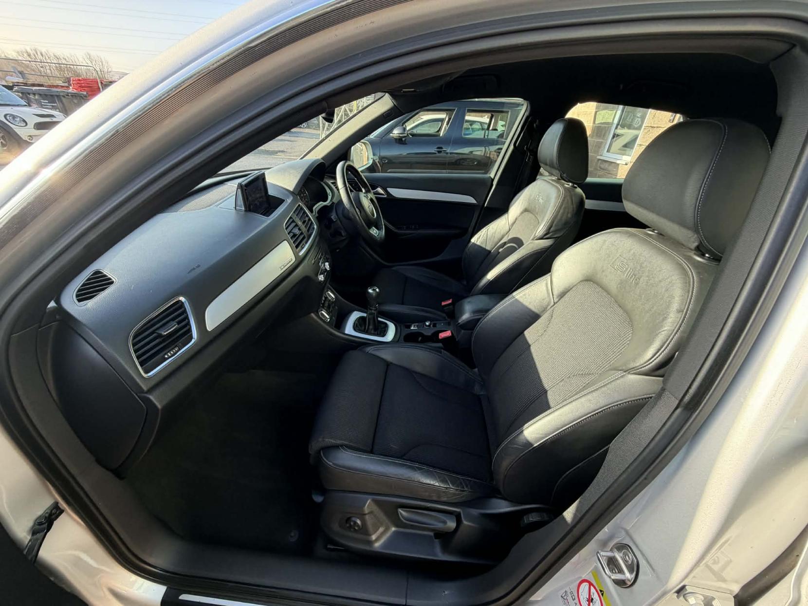 Audi Q3 2.0 TDI S line SUV 5dr Diesel Manual quattro Euro 5 (s/s) (140 ps)