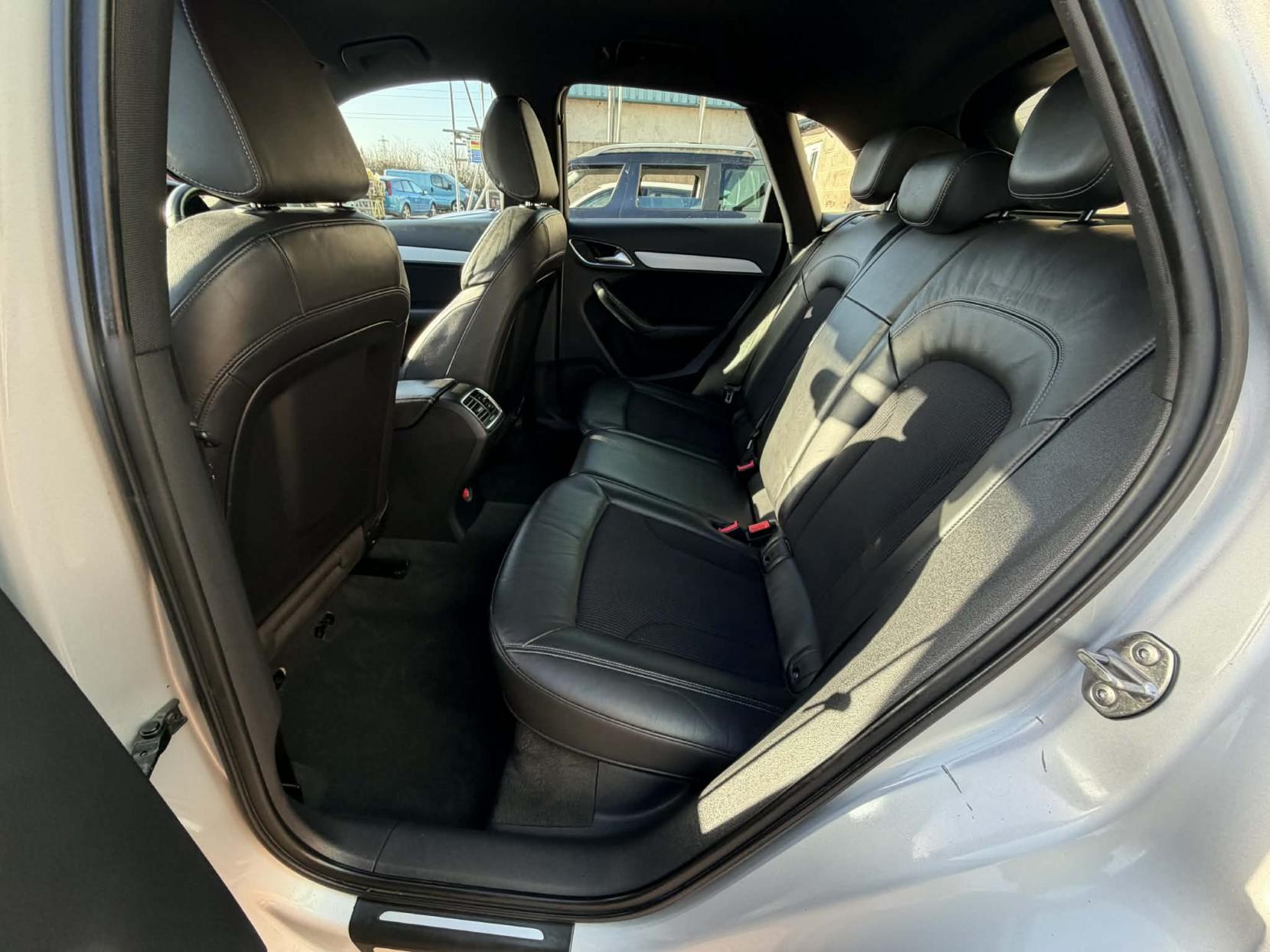 Audi Q3 2.0 TDI S line SUV 5dr Diesel Manual quattro Euro 5 (s/s) (140 ps)