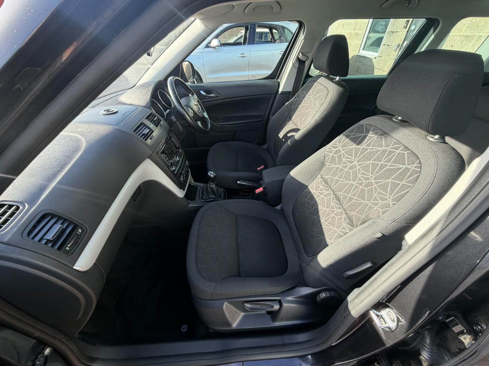 Skoda Yeti 2.0 TDI SE Plus SUV 5dr Diesel Manual 4WD Euro 5 (140 ps)