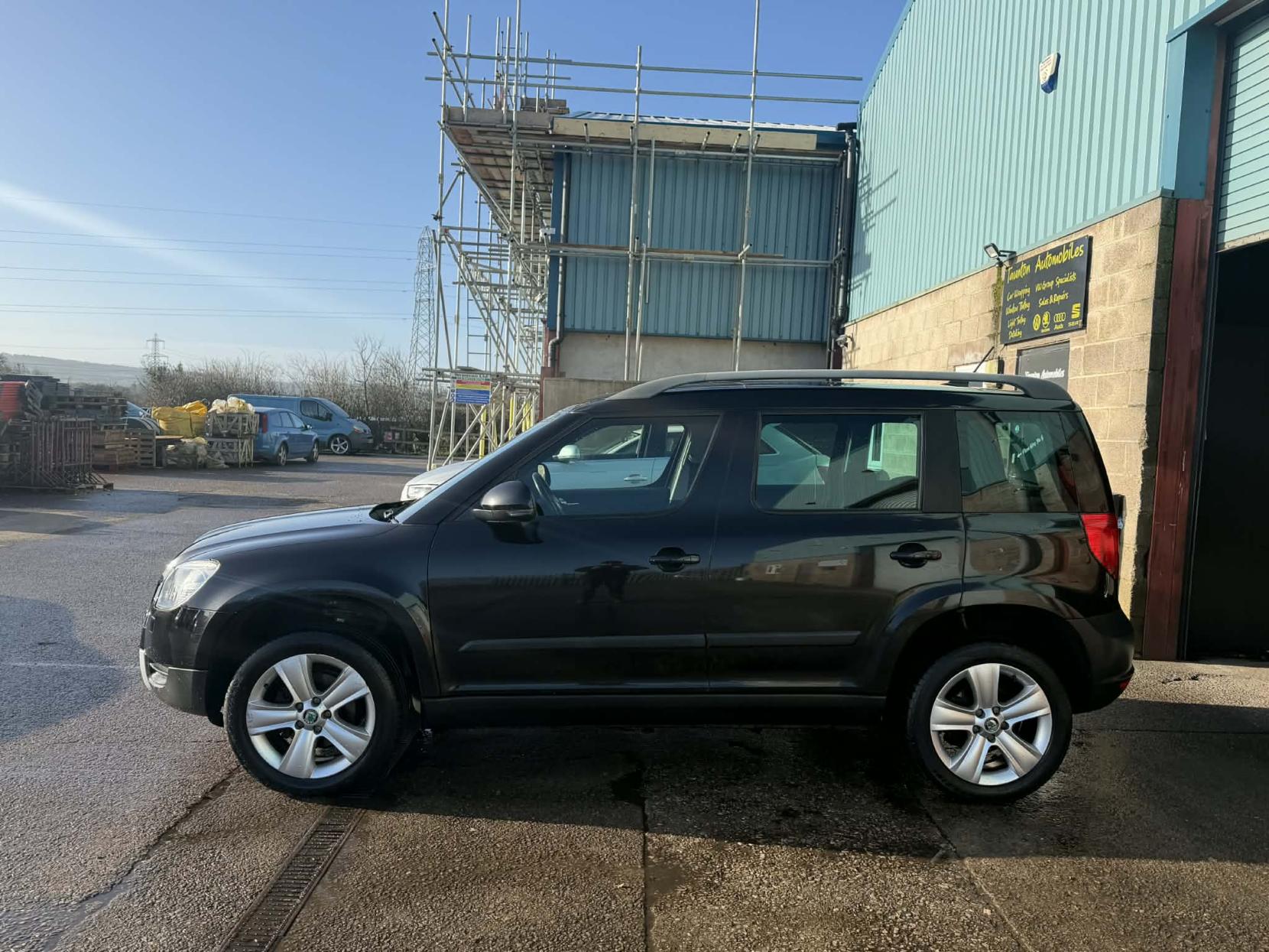 Skoda Yeti 2.0 TDI SE Plus SUV 5dr Diesel Manual 4WD Euro 5 (140 ps)