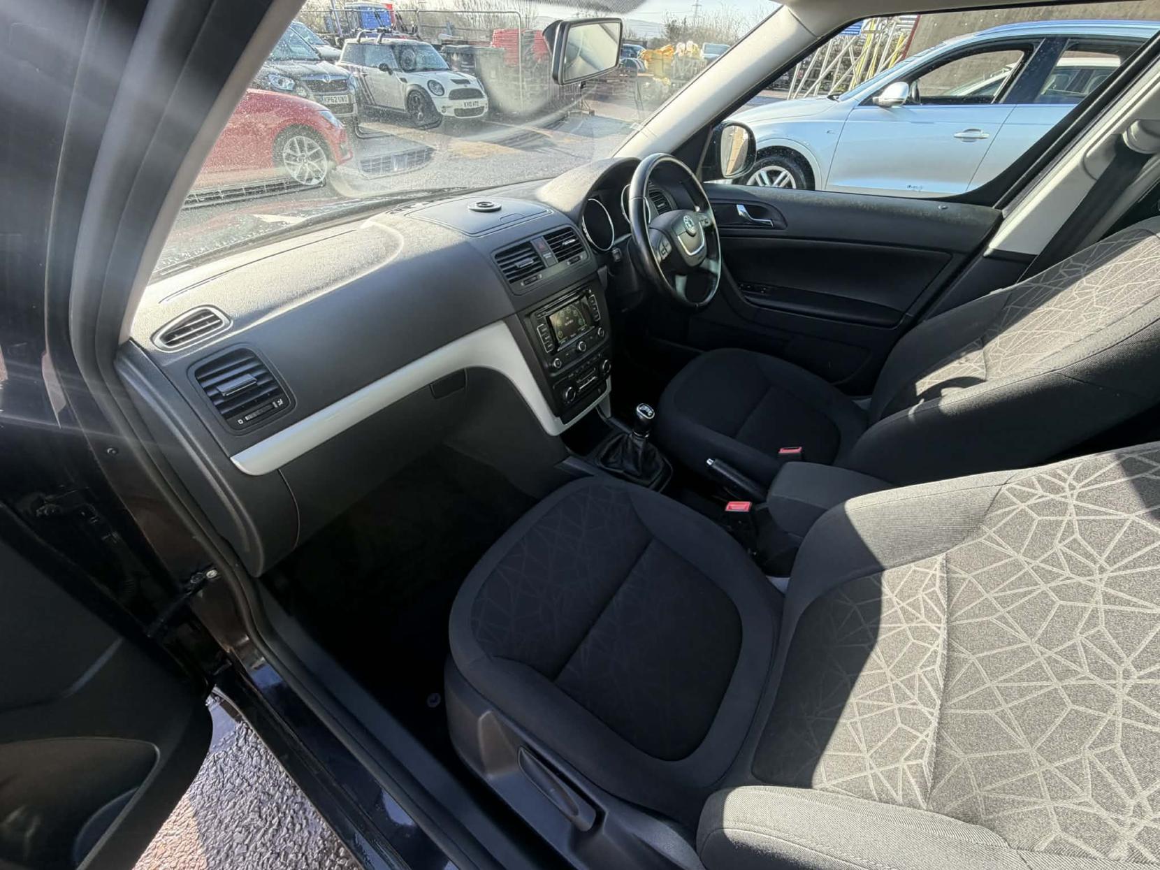 Skoda Yeti 2.0 TDI SE Plus SUV 5dr Diesel Manual 4WD Euro 5 (140 ps)