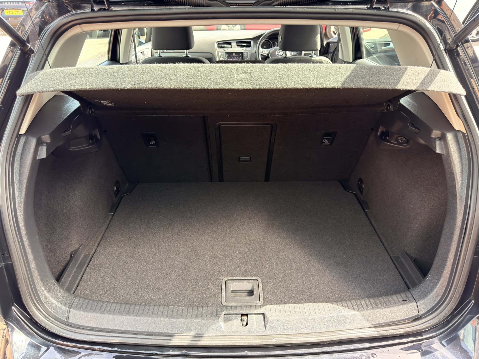 Volkswagen Golf 2.0 TDI BlueMotion Tech SE Hatchback 5dr Diesel Manual Euro 5 (s/s) (150 ps)