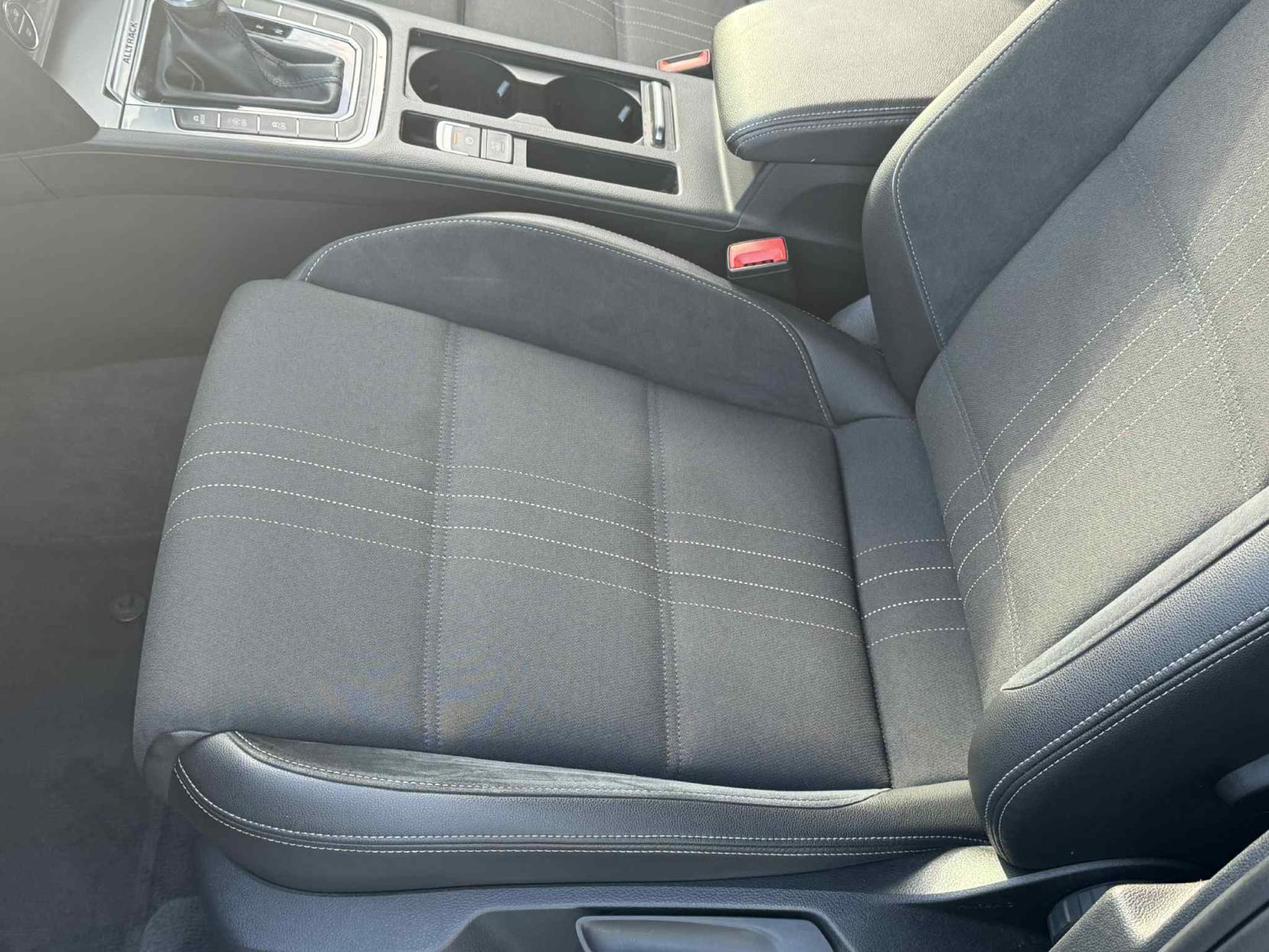 Volkswagen Passat 2.0 TDI BlueMotion Tech Alltrack Estate 5dr Diesel DSG 4Motion Euro 6 (s/s) (190 ps)