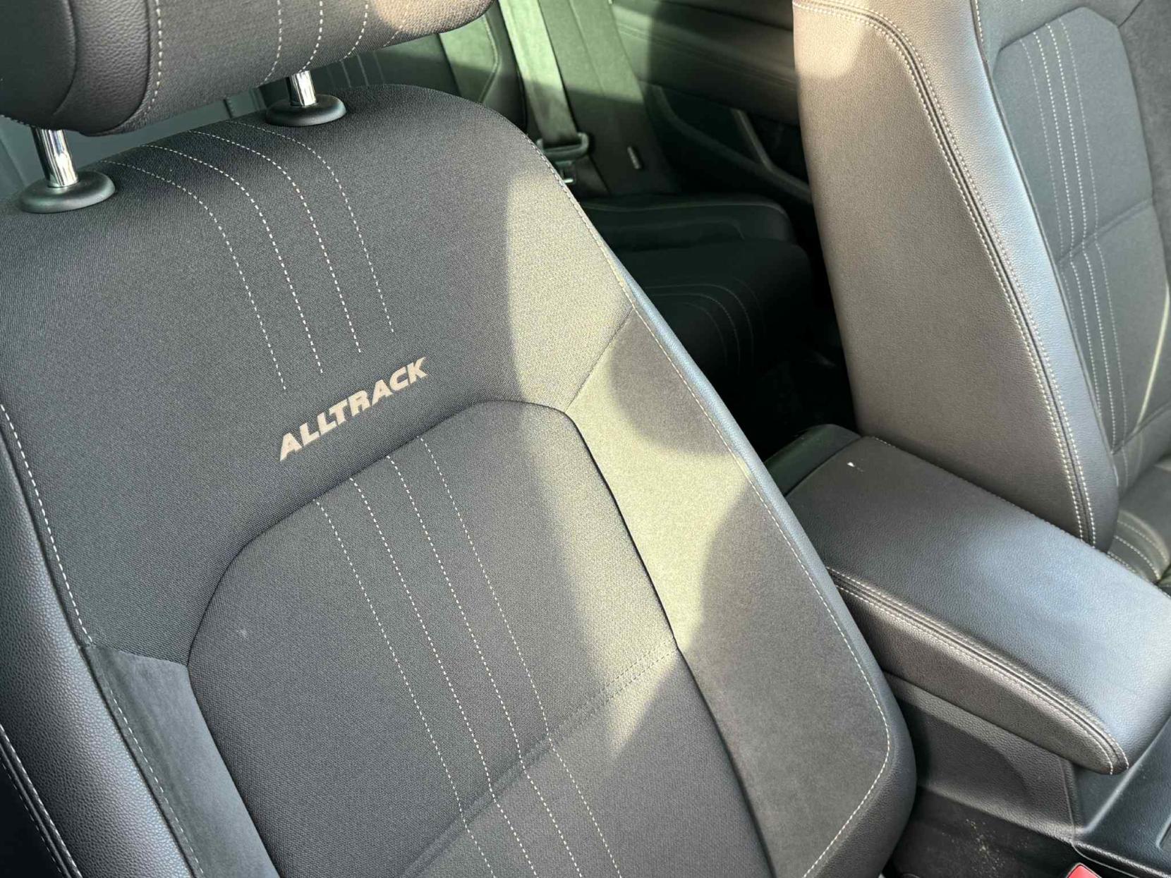 Volkswagen Passat 2.0 TDI BlueMotion Tech Alltrack Estate 5dr Diesel DSG 4Motion Euro 6 (s/s) (190 ps)