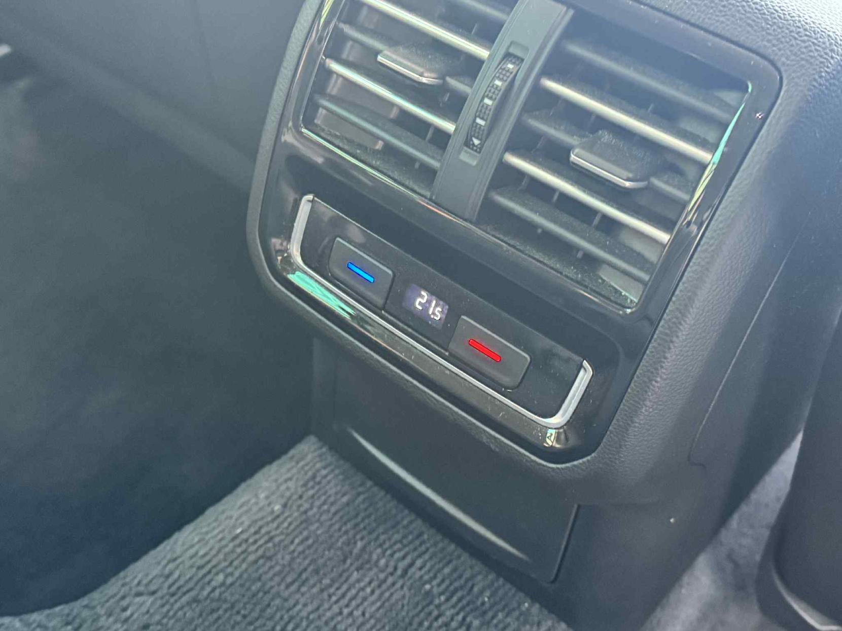 Volkswagen Passat 2.0 TDI BlueMotion Tech Alltrack Estate 5dr Diesel DSG 4Motion Euro 6 (s/s) (190 ps)